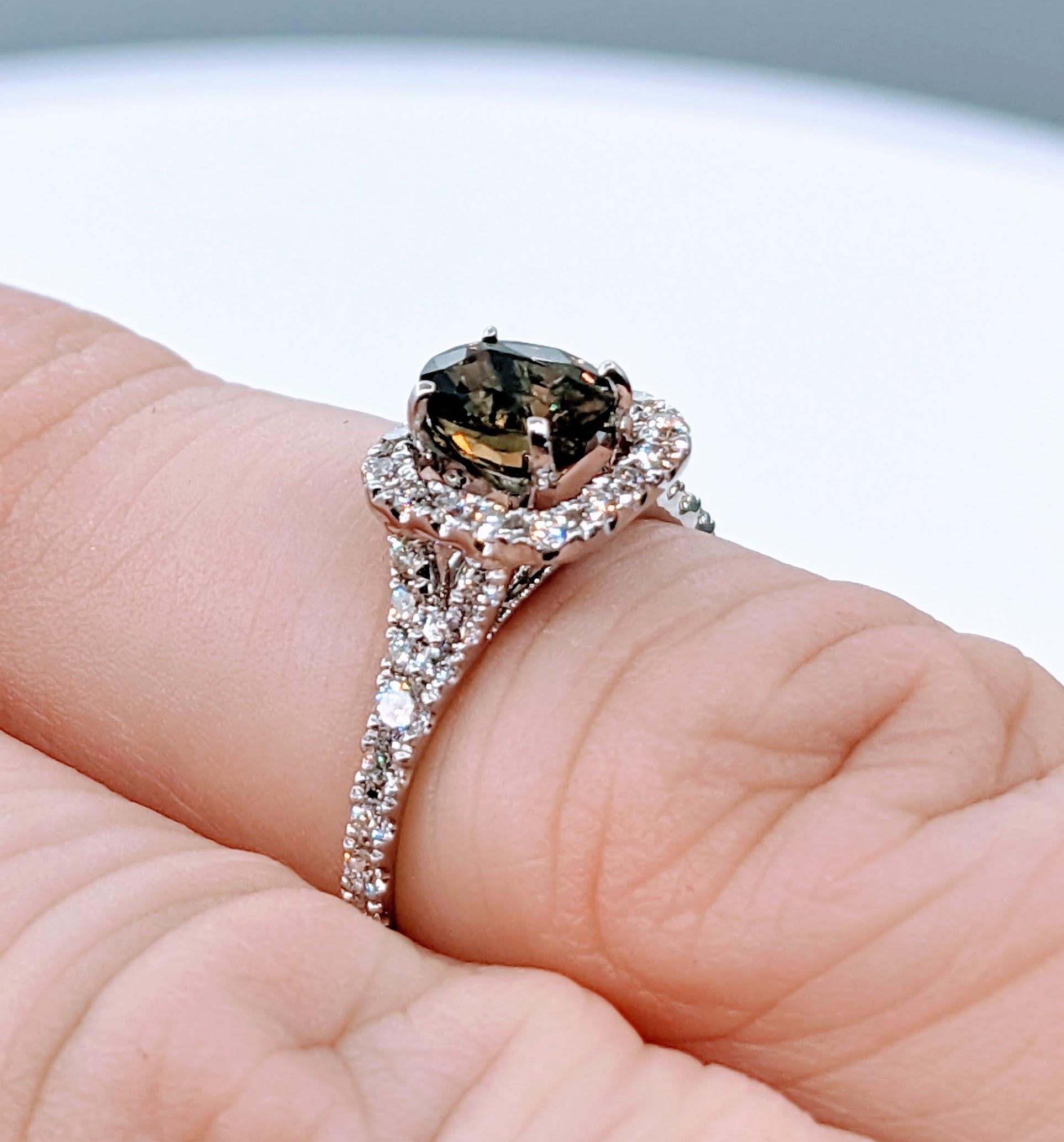 Exquisite Platinring mit .97 Karat natürlichem Alexandrit und Diamant im Zustand „Hervorragend“ in Bloomington, MN