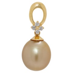 Pendentif exquis en or jaune 18K avec perle des mers du sud 9.7MM et 0.05ct diamants