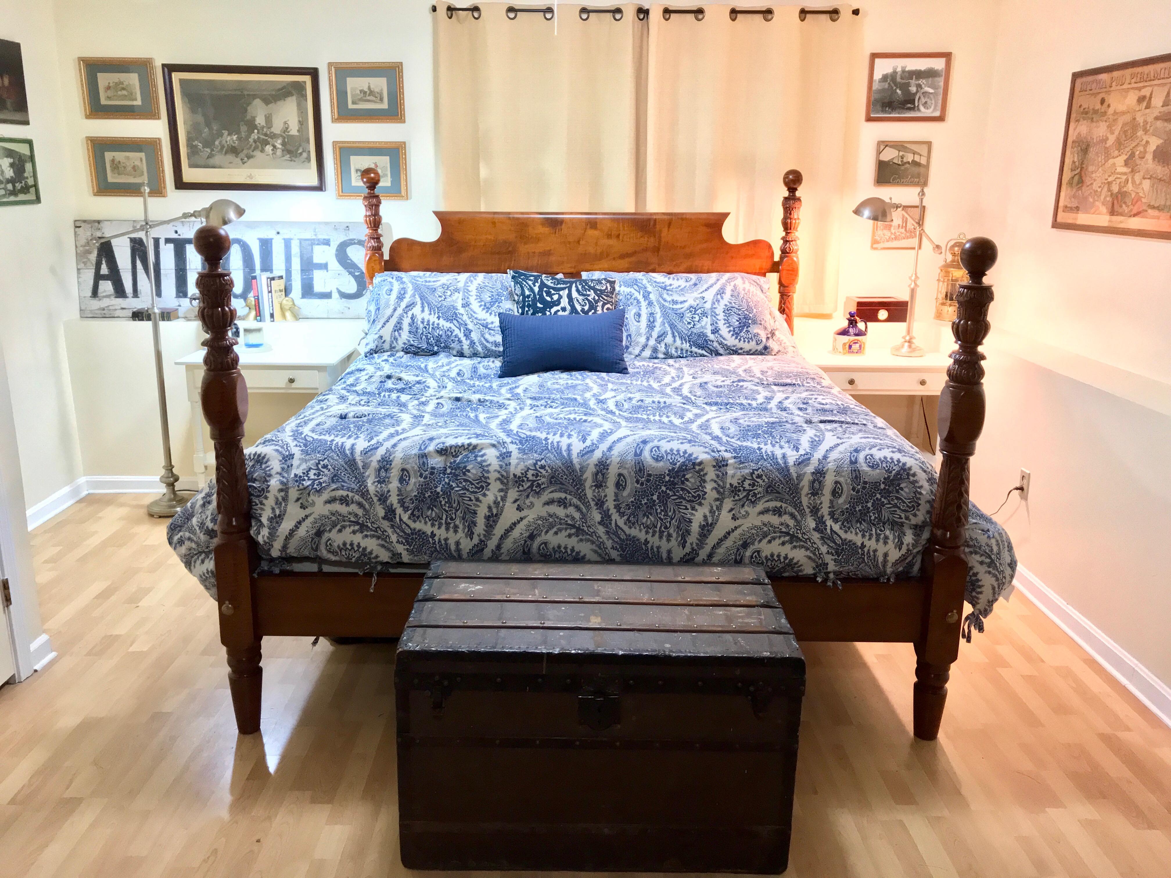 American Empire Exquisite Acanthus Carved Cannon Ball Low Post Bed in Tiger Maple, circa 1820 For Sale