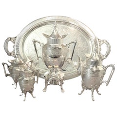 Exquisites versilbertes Teeservice Aesthetic Movement von Simpson, Hall & Miller