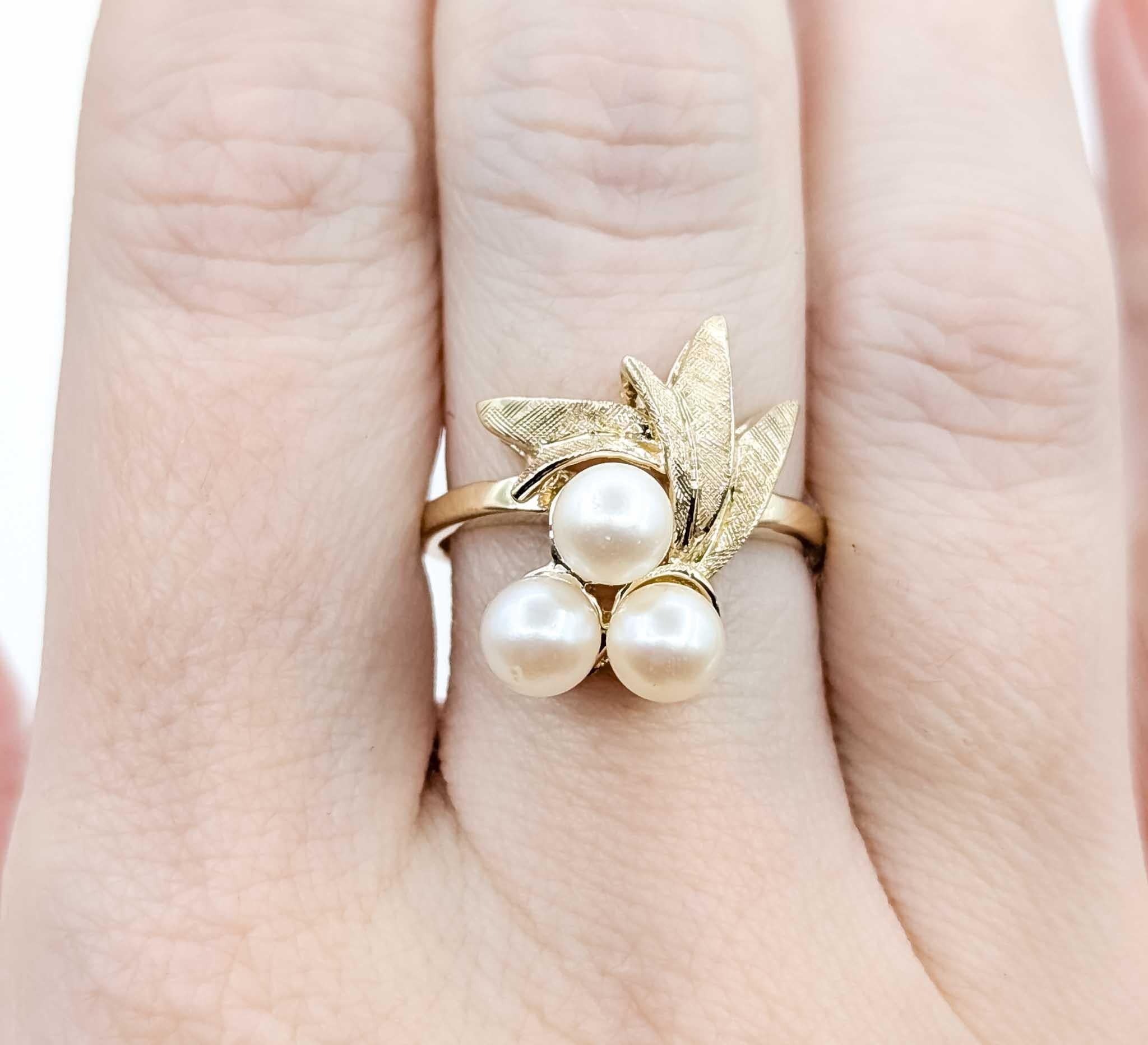 Round Cut Exquisite Akoya Pearl Ring in 10k Vintage Gold For Sale