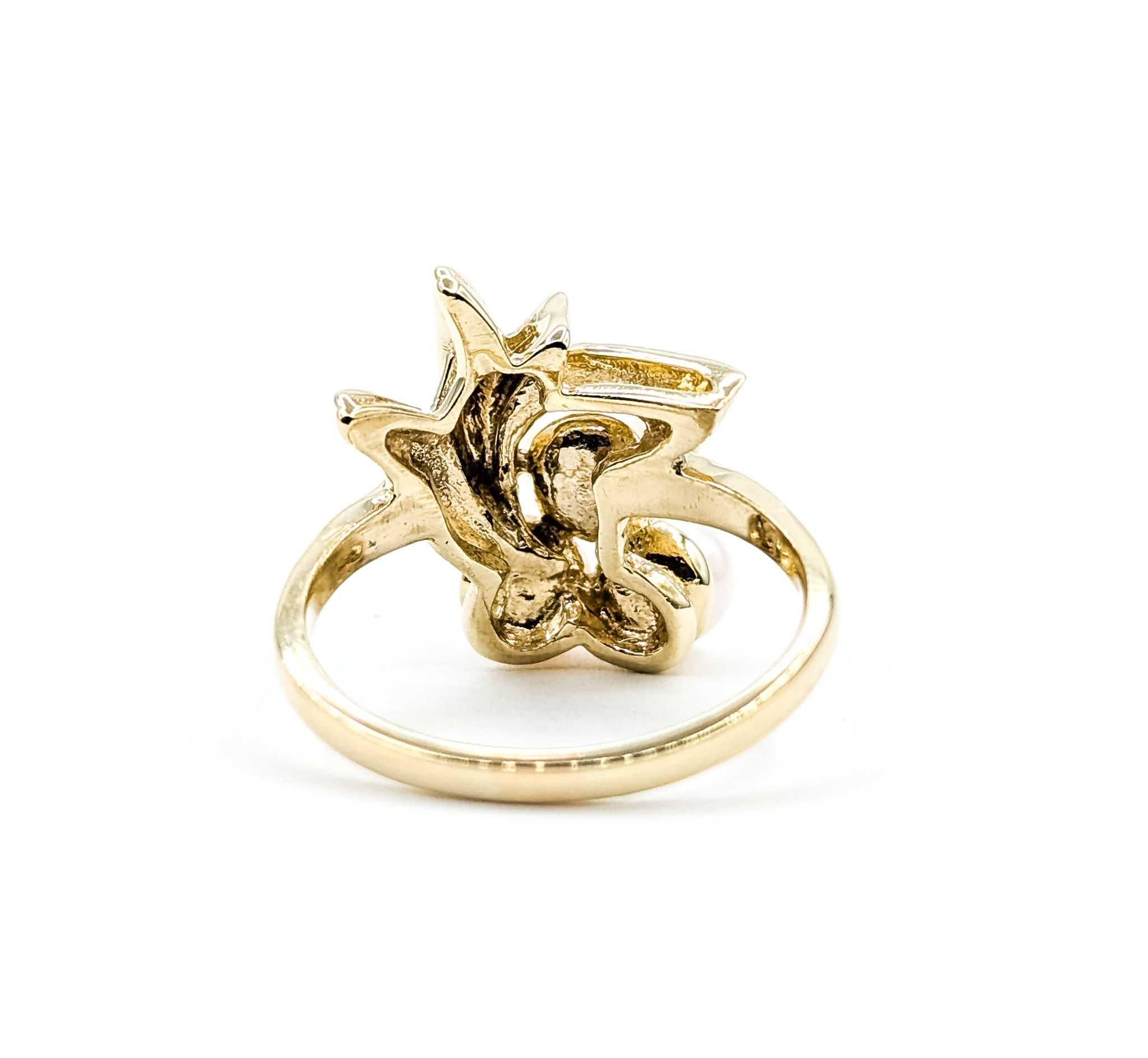 Women's Exquisite Akoya Pearl Ring in 10k Vintage Gold For Sale