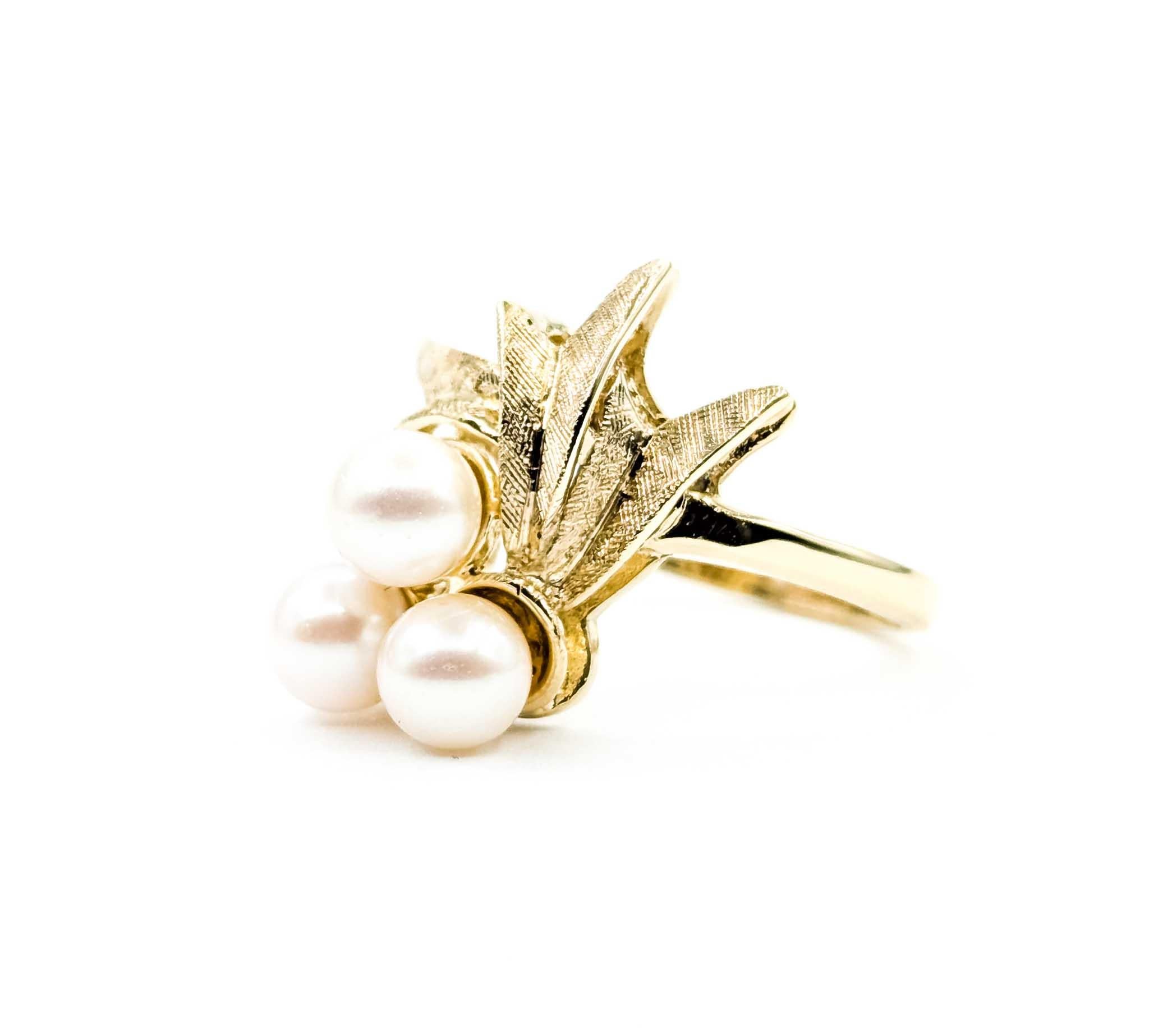 Exquisite Akoya Pearl Ring in 10k Vintage Gold For Sale 2