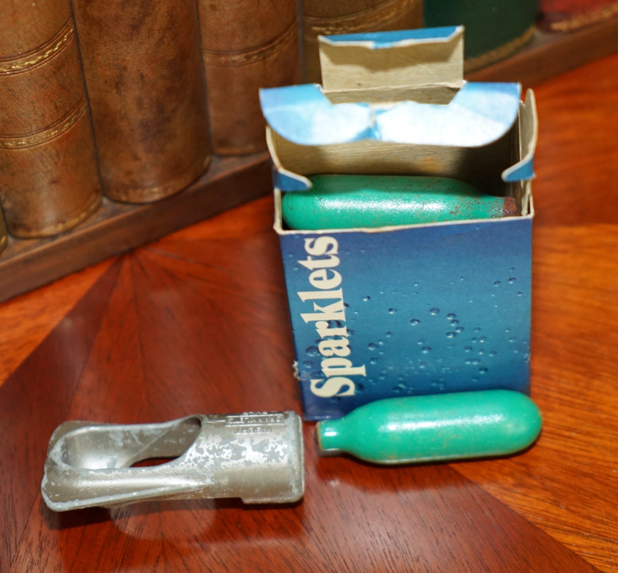 EXQUISiTE ALFRED DUNHILL FAUX BOOKS HIDDEN DRINKS DECANTER SET SPARKLETS LTD SET 12