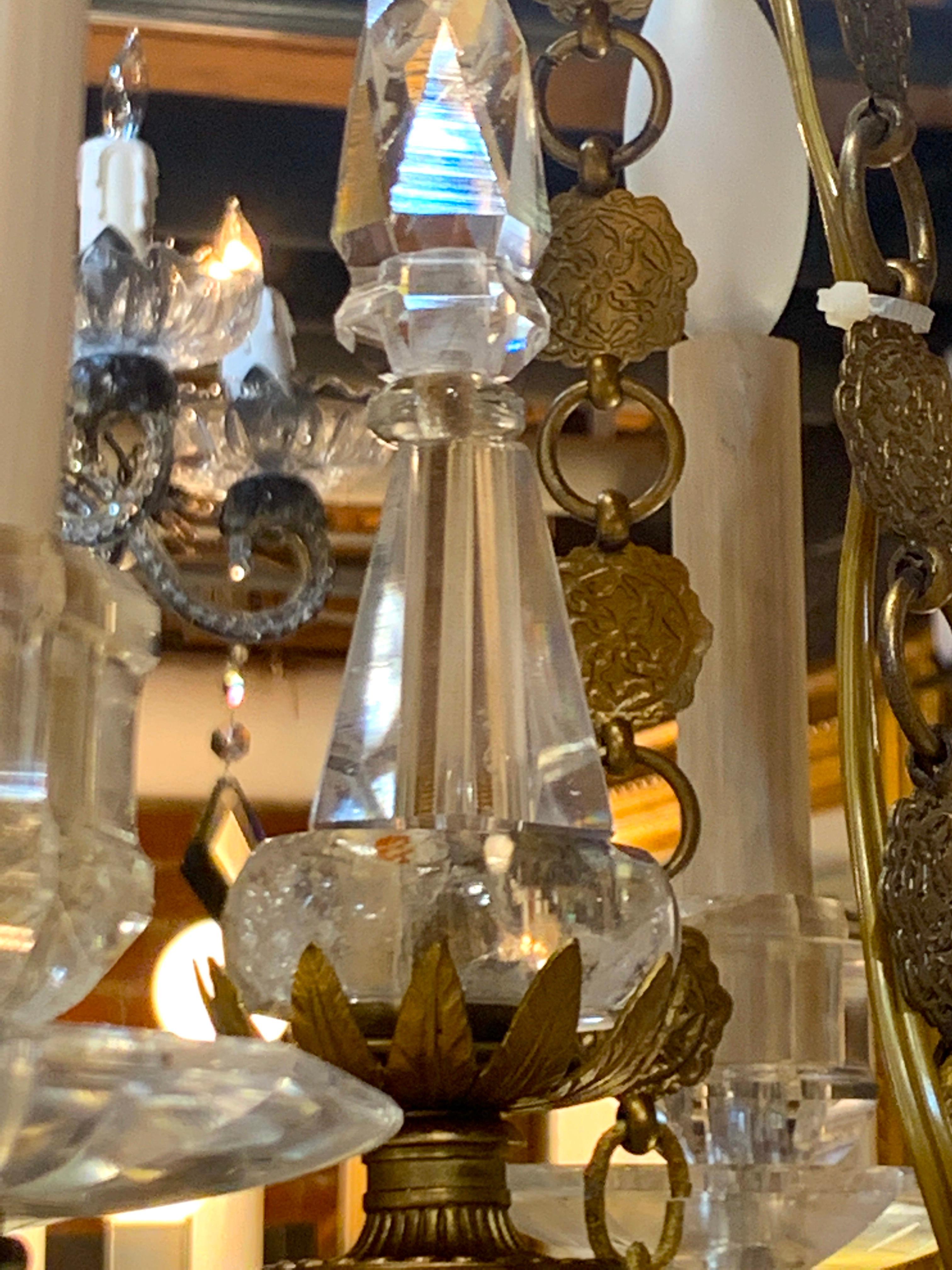 Exquisiter sechsflammiger Boudoir-Kronleuchter aus Bergkristall und vergoldeter Bronze im Angebot 3