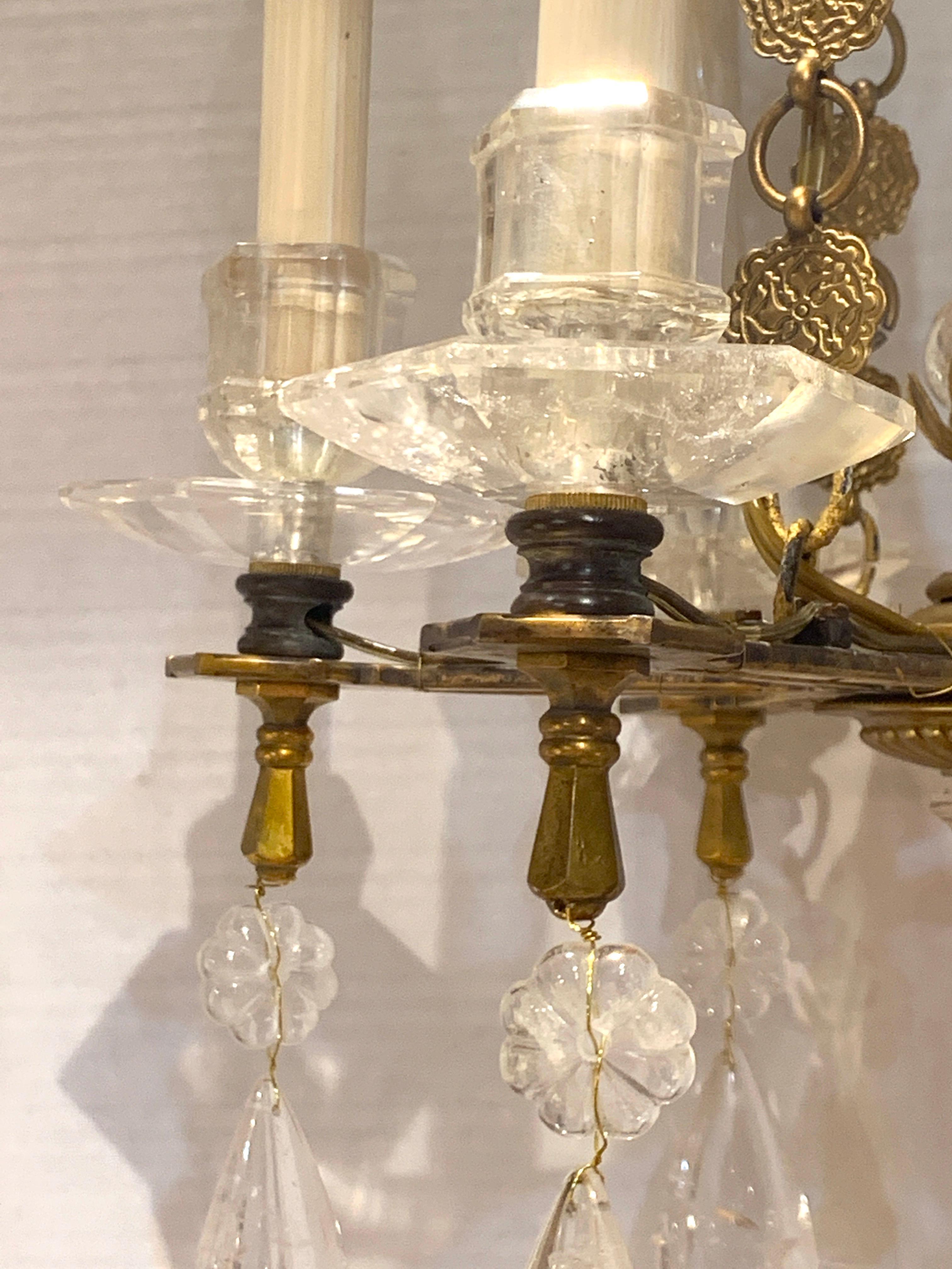 Exquisiter sechsflammiger Boudoir-Kronleuchter aus Bergkristall und vergoldeter Bronze (Neoklassisch) im Angebot