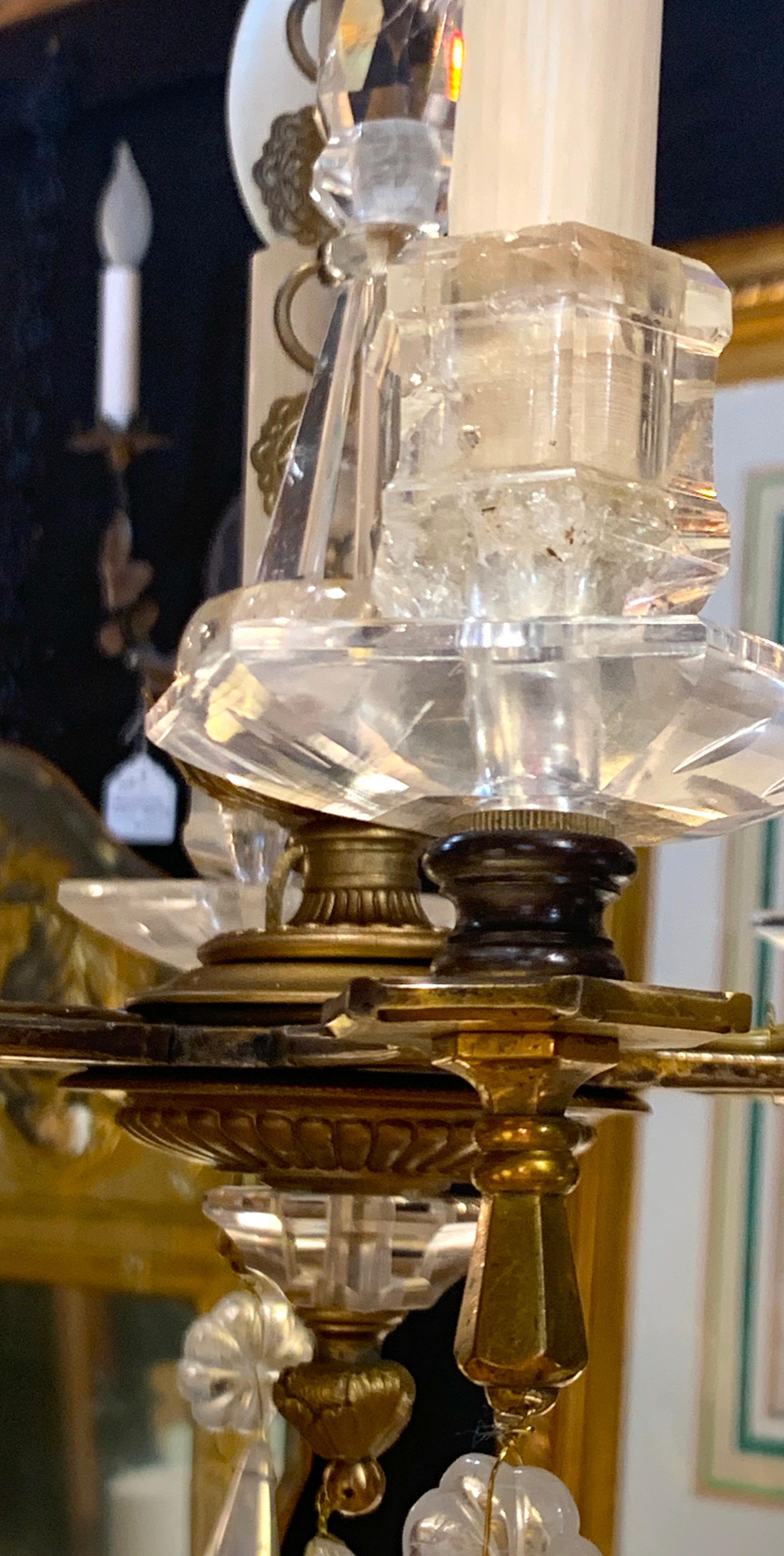 Exquisiter sechsflammiger Boudoir-Kronleuchter aus Bergkristall und vergoldeter Bronze (19. Jahrhundert) im Angebot