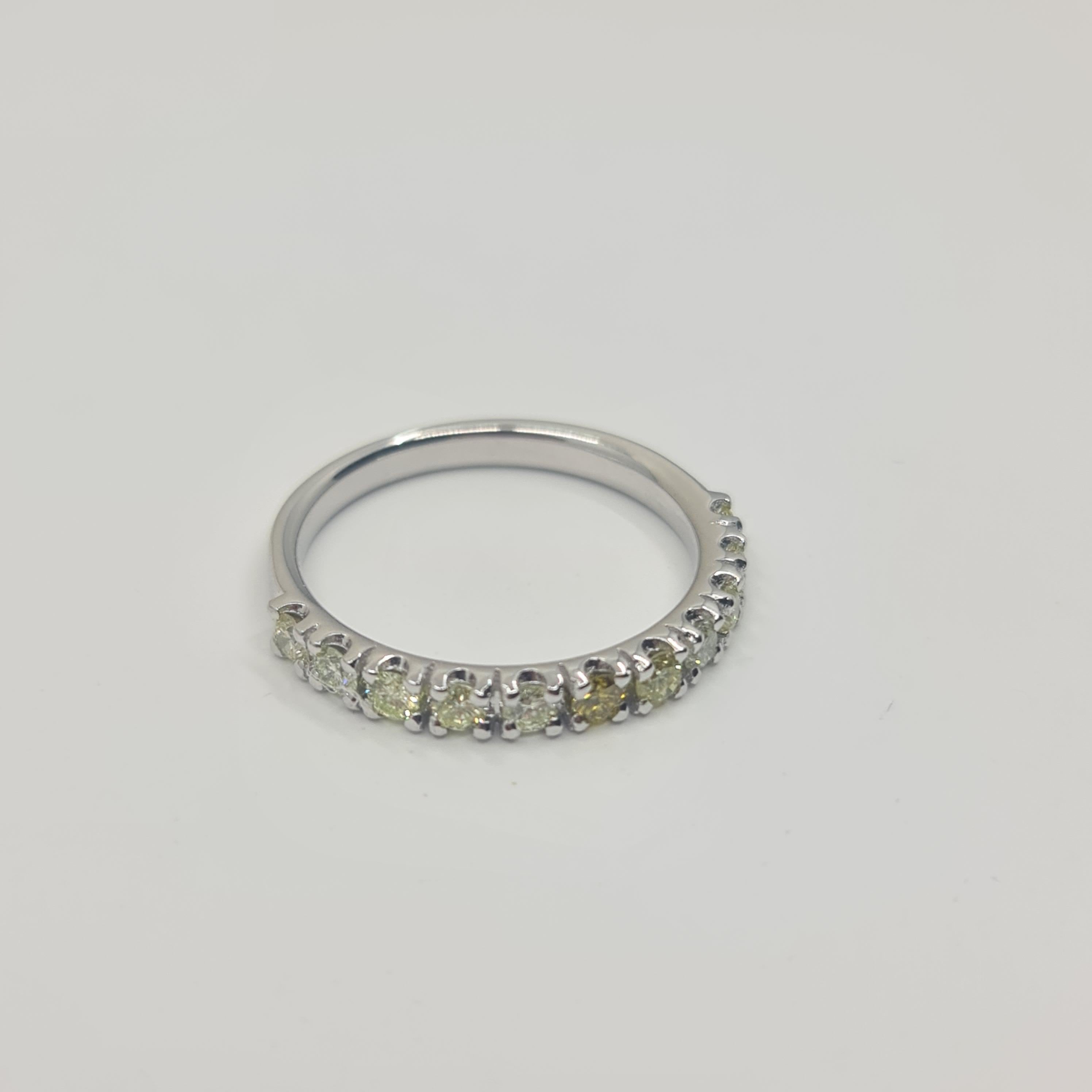 Brilliant Cut Exquisite Alliance Diamond Ring with 0.57 Carat Fancy Green Brilliants  For Sale