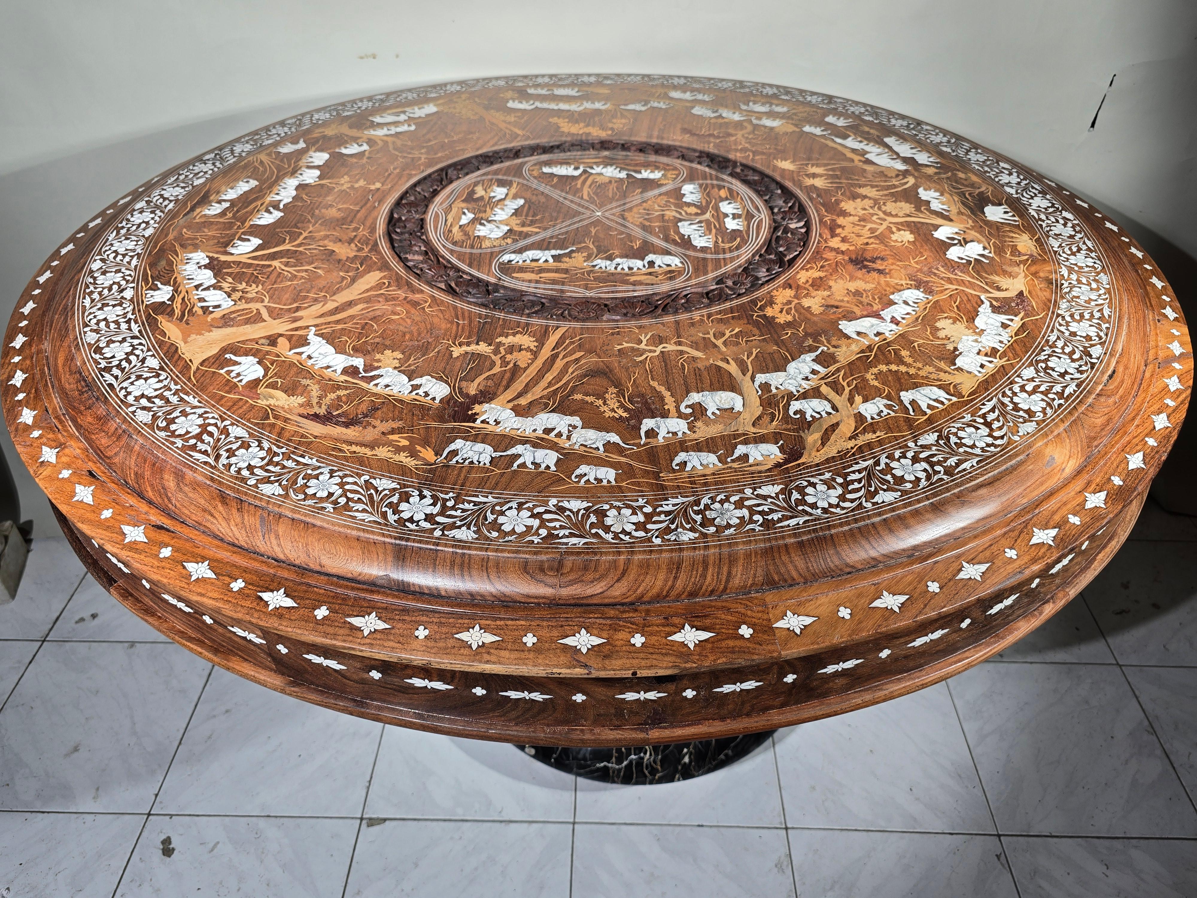 Exquisite Anglo-Indian Table from the Late 19th Century! For Sale 6