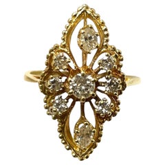 Squisito anello antico in oro 14K a forma di marquise con disegno floreale di diamanti