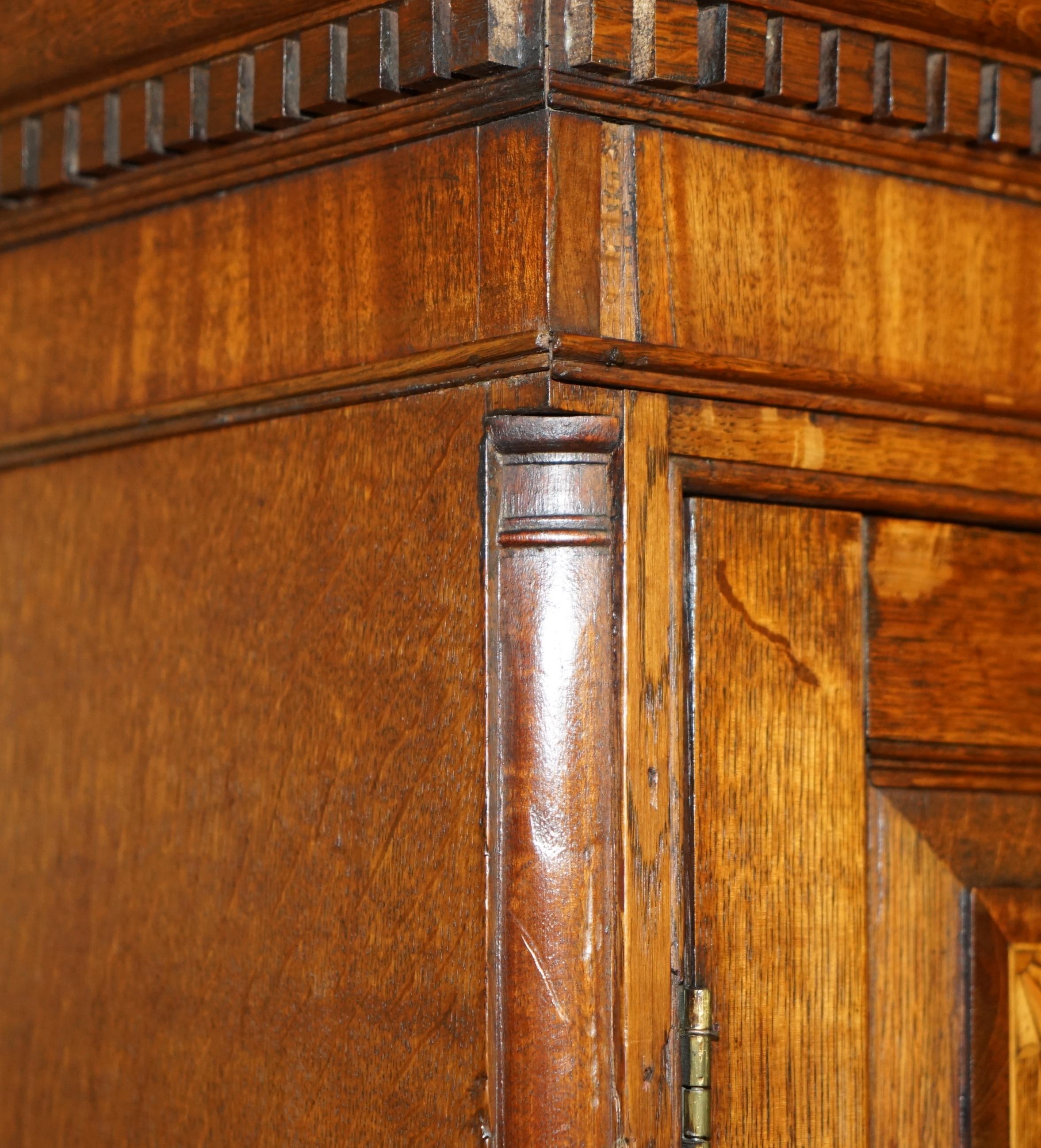 Early 19th Century EXQUISITE ANTiQUE 1800 SHERATON INLAID HOUSEKEEPERS CUPBOARD WARDROBE DRAWERS For Sale