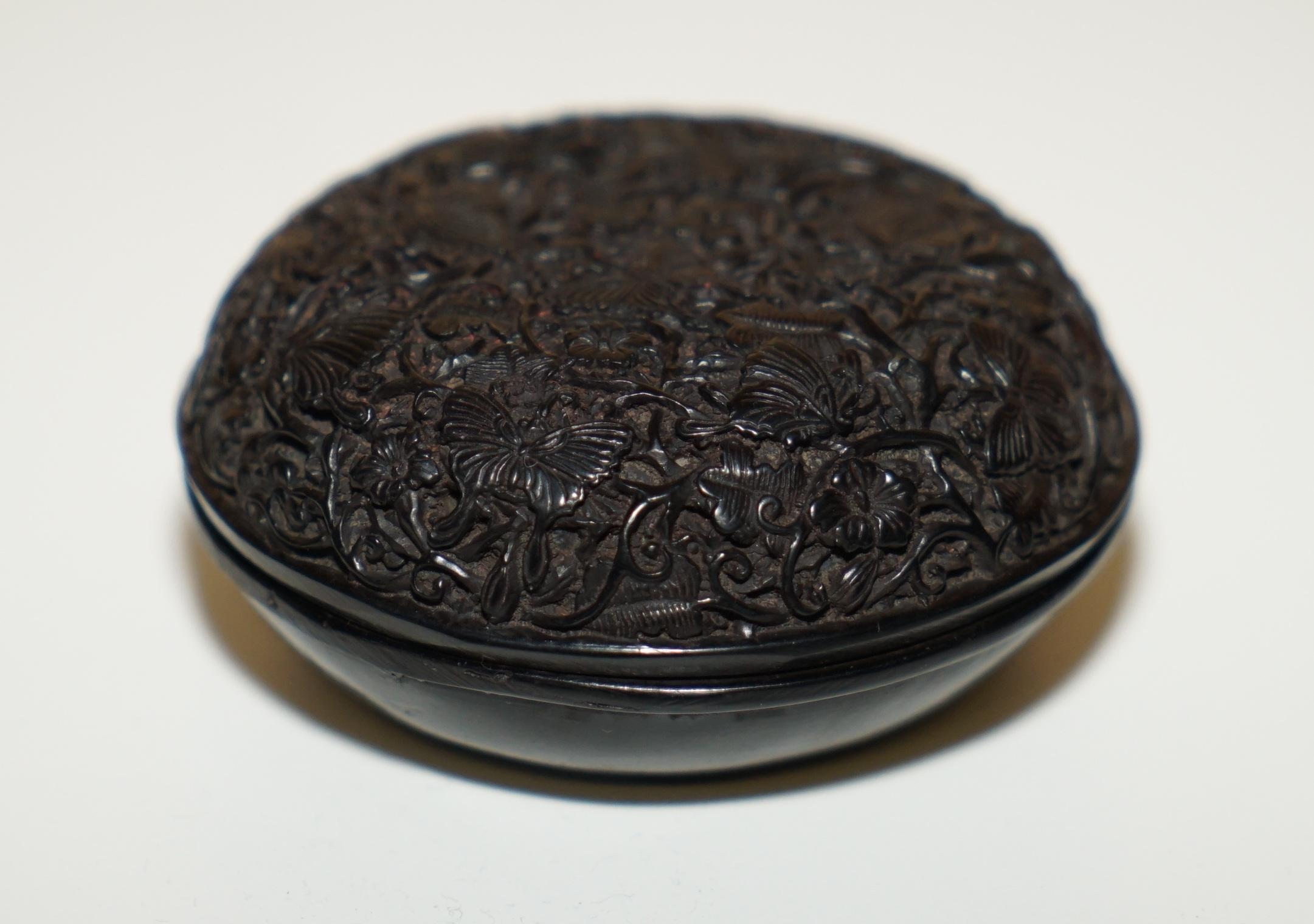 Chinese Export EXQUISiTE ANTIQUE 18TH CENTURY CHINESE BUTTERFLY CINNABAR LACQUER BOWL & COVER For Sale