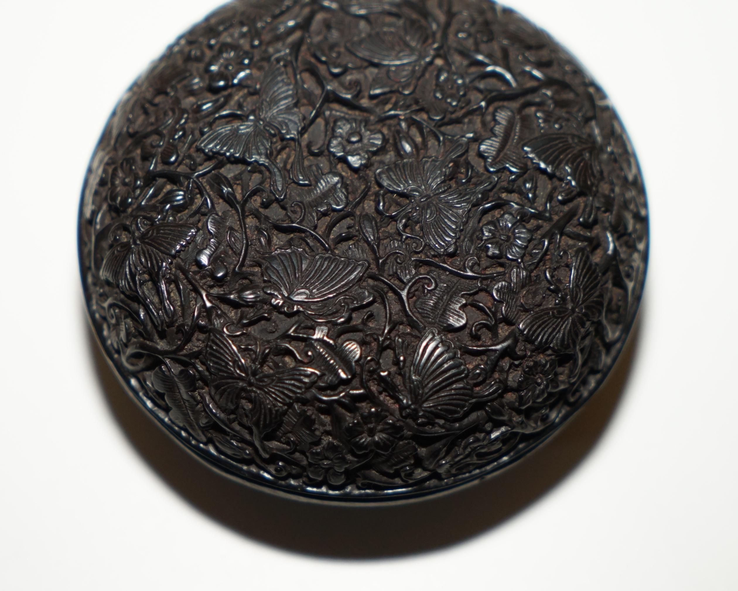 Chinese EXQUISiTE ANTIQUE 18TH CENTURY CHINESE BUTTERFLY CINNABAR LACQUER BOWL & COVER For Sale
