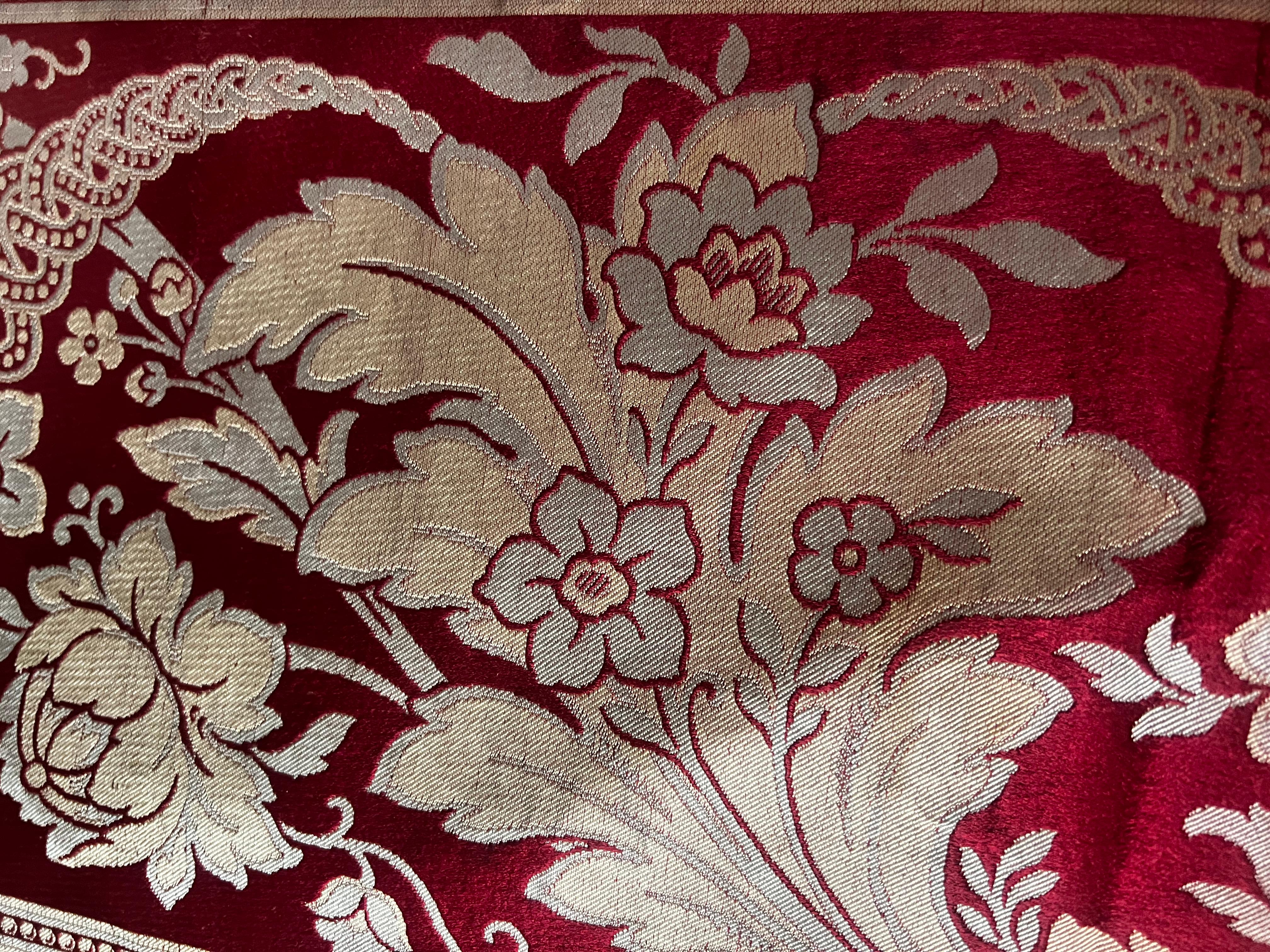 Baroque Exquisite antique 18th century Venetian 100% Silk Fabric For Sale