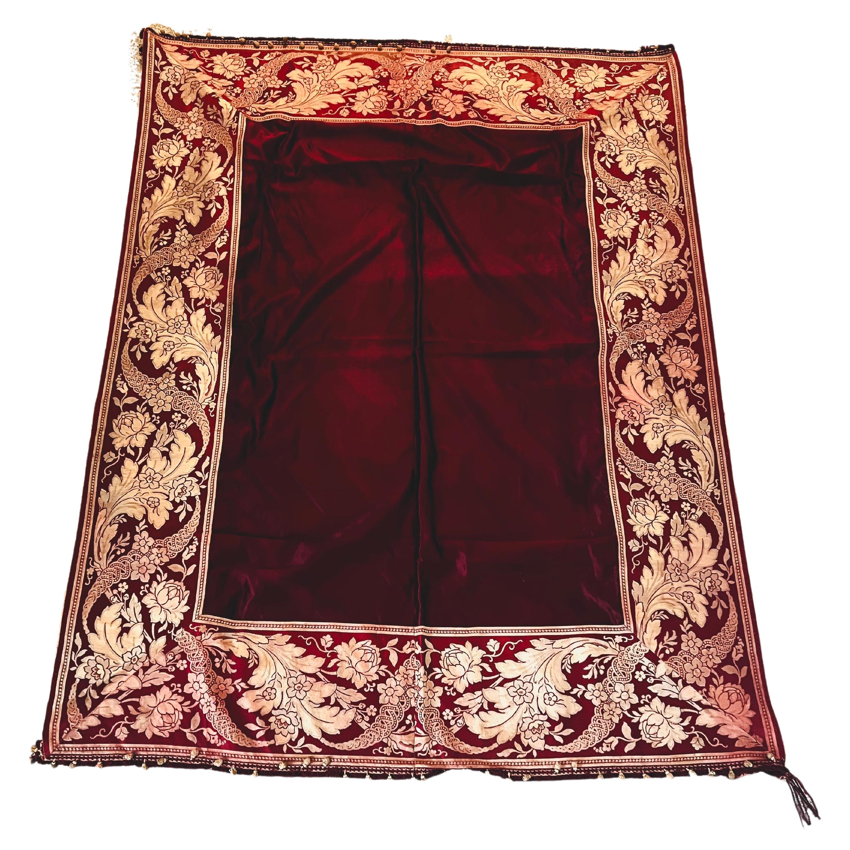 Exquisite antique 18th century Venetian 100% Silk Fabric For Sale