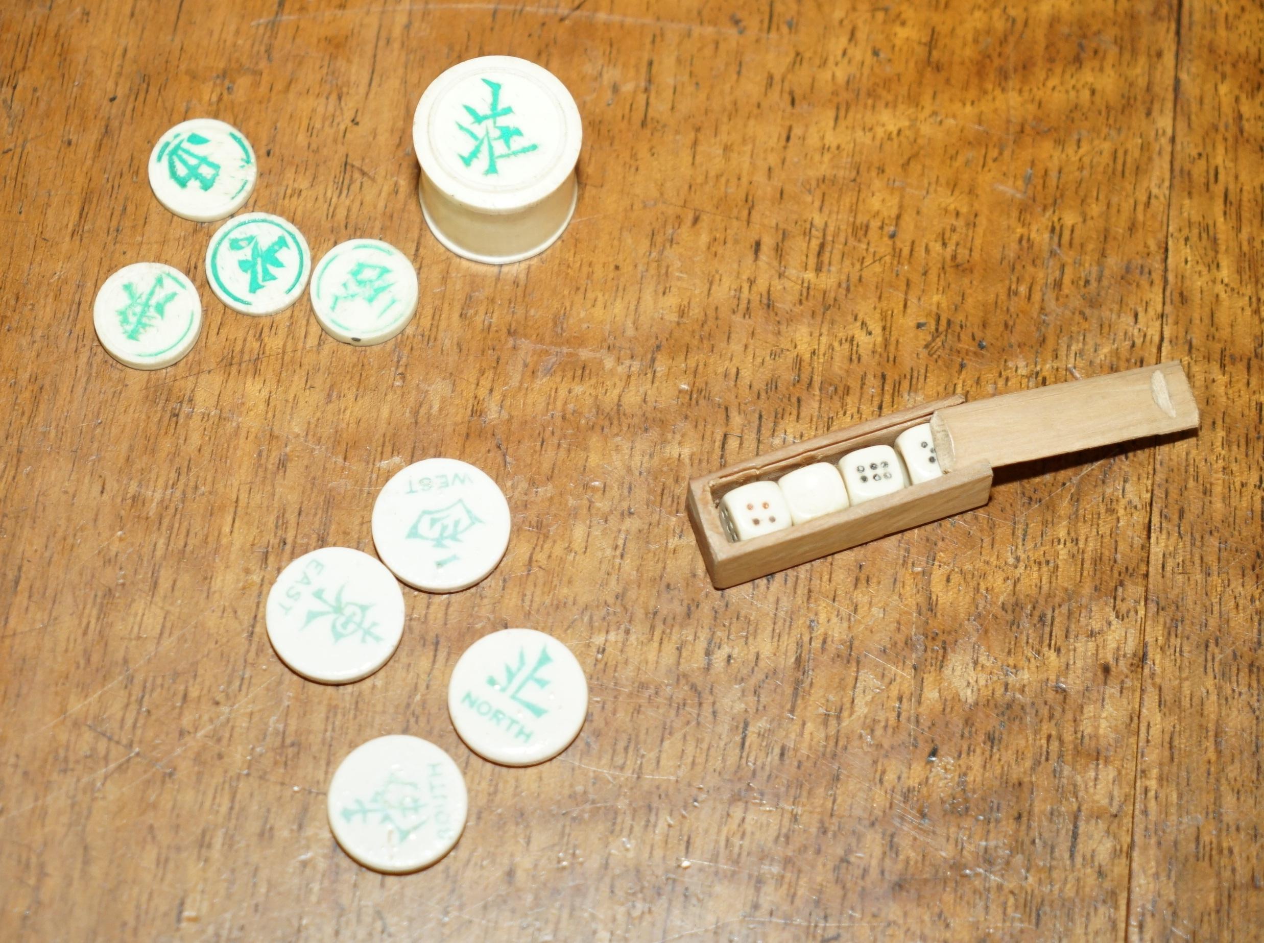 EXQUISITA SUITE ANTIGUA DE MAHJONG PARA 4 PERSONAS CIRCA 1920 EXPORTACIÓN CHINA CON DADOS en venta 9