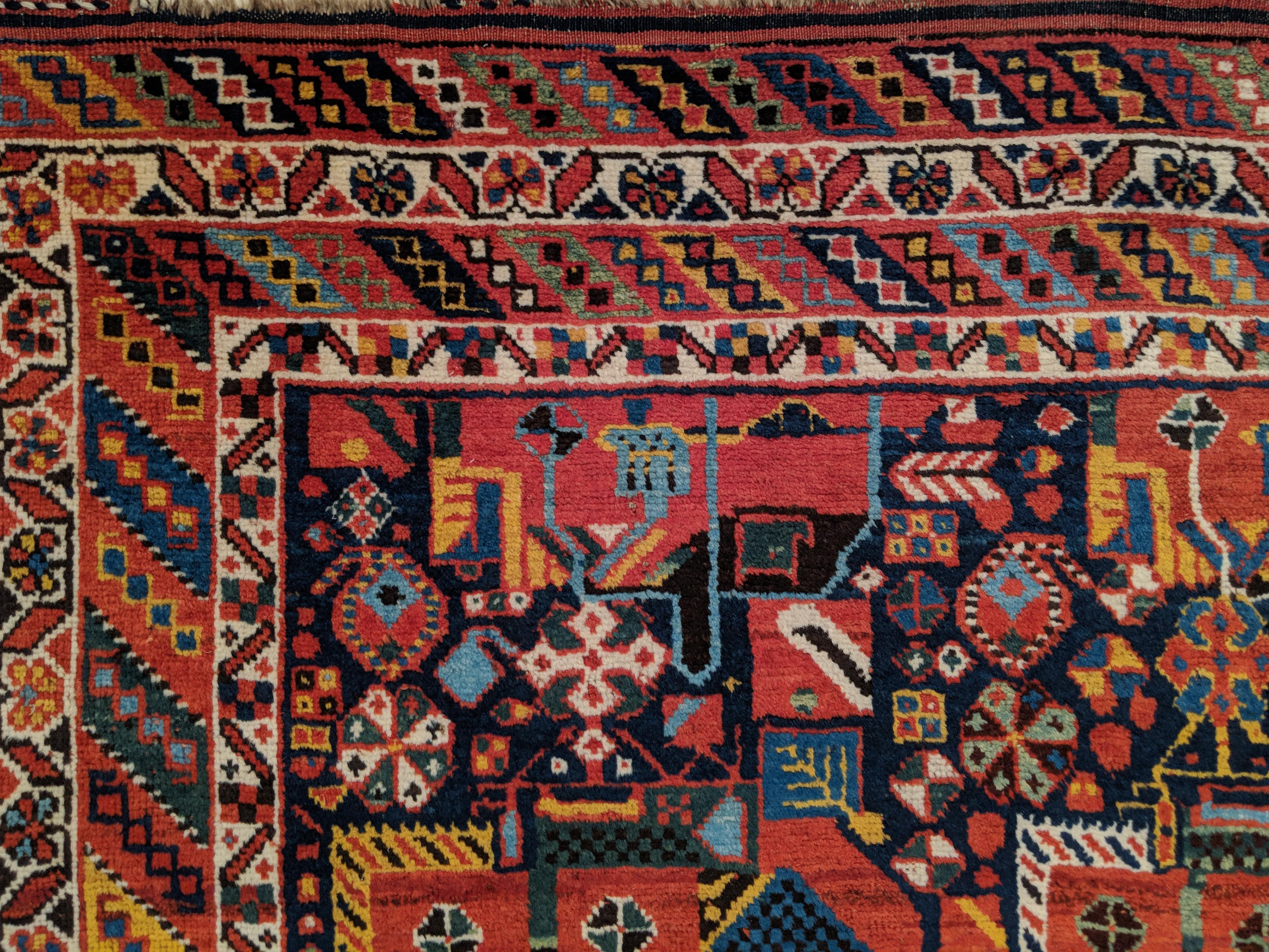 Exquisiter antiker Afshar-Teppich mit europäischem Blumendesign im Angebot 3