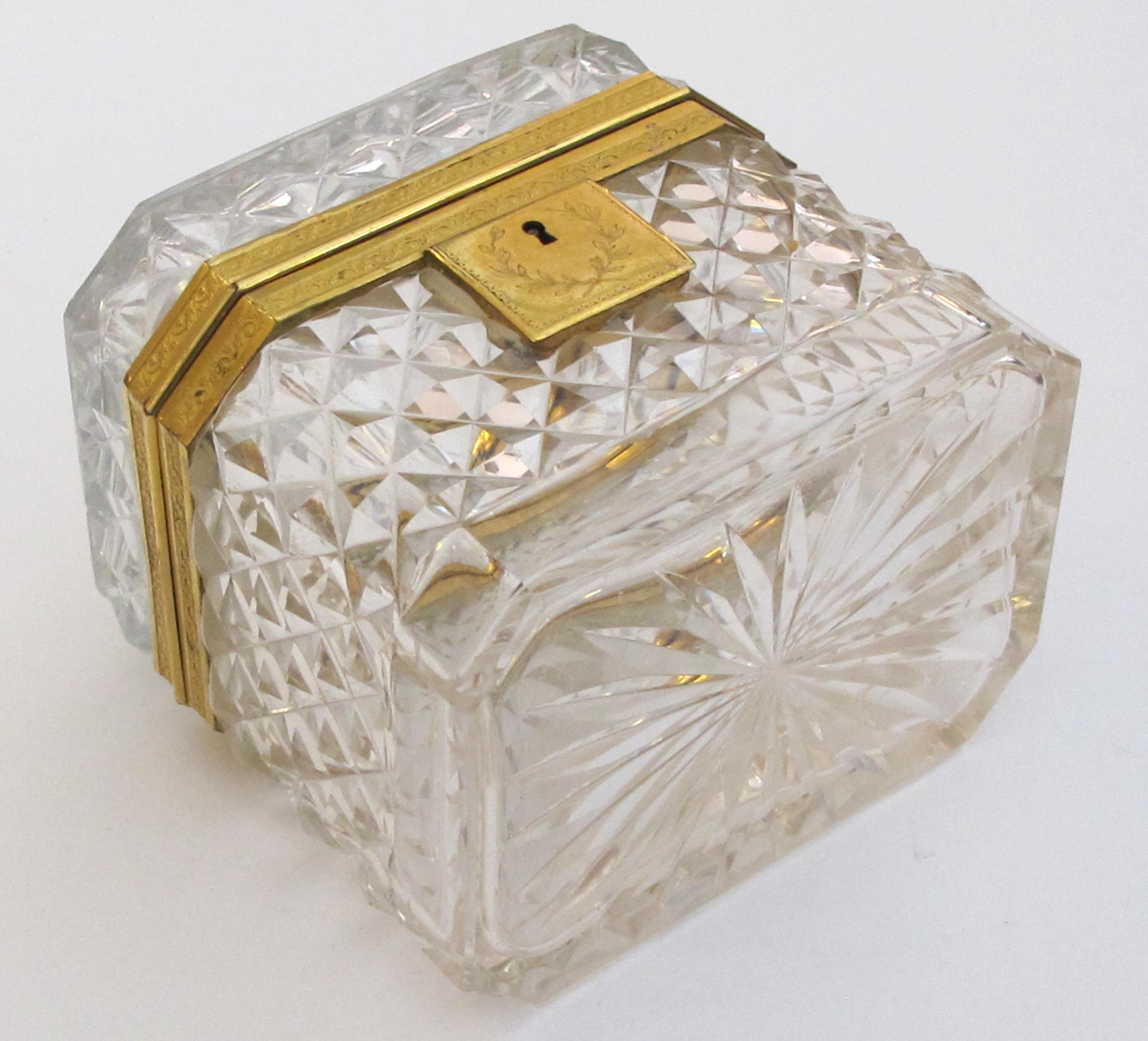 Exquisite Antique Baccarat Diamond-Cut Crystal Vanity Box In Good Condition In San Francisco, CA