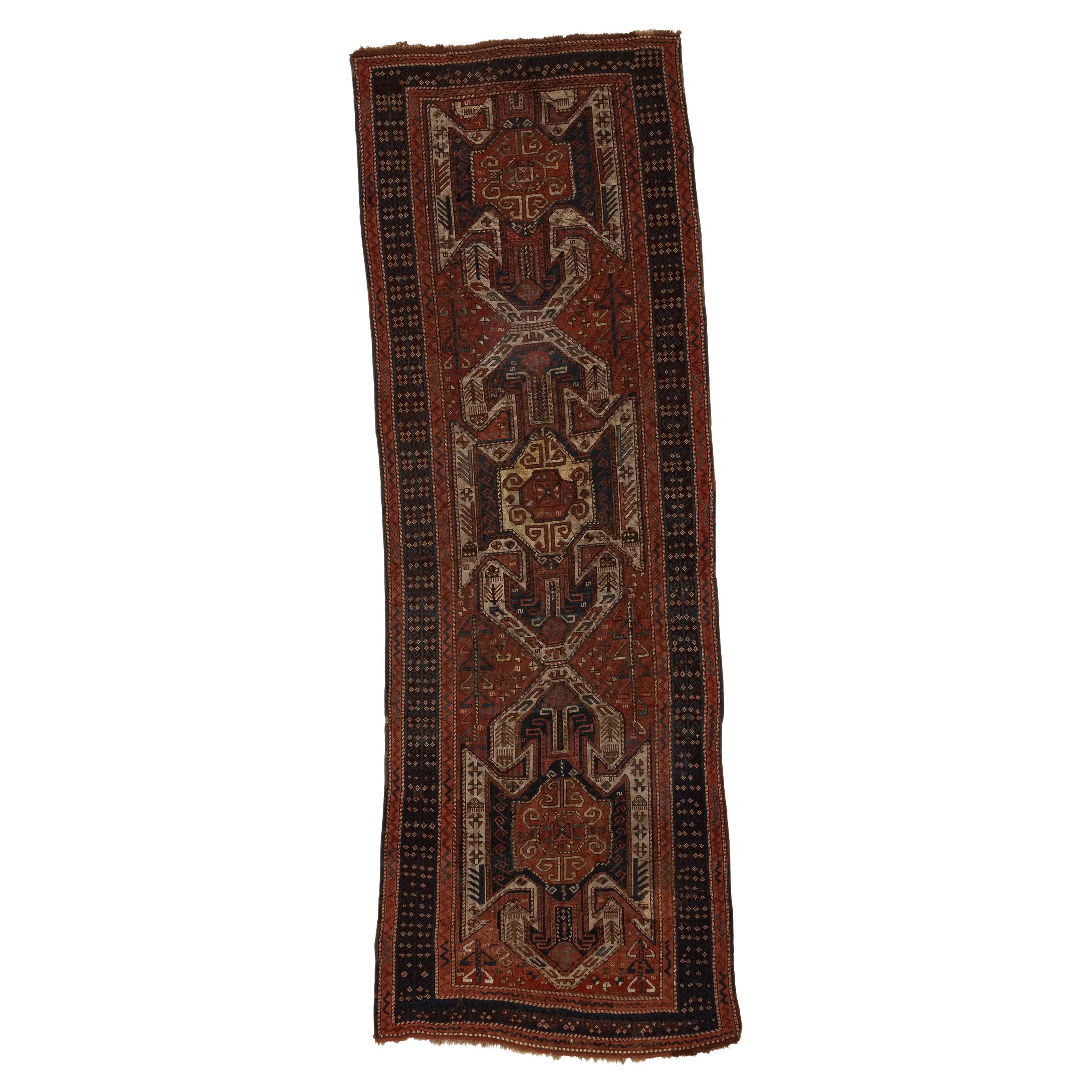 Exquisiter antiker kaukasischer Teppich aus den 1880er Jahren im Angebot