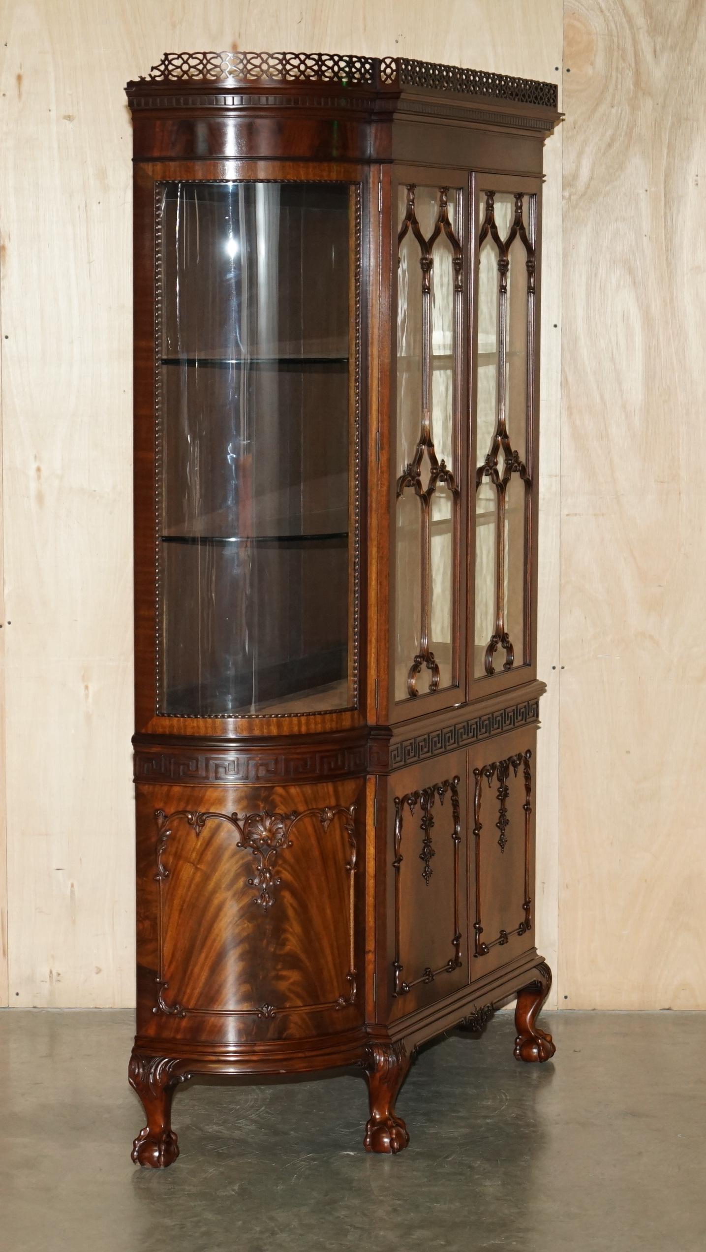 EXQUISiTE ANTIQUE CHARLES BAKER OF CHIPPENDALE HOUSE STAMPED DISPLAY CABINET For Sale 5