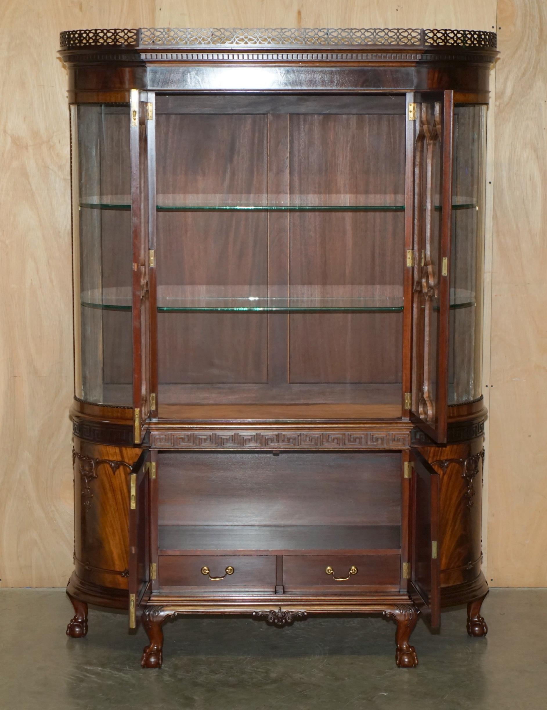 EXQUISiTE ANTIQUE CHARLES BAKER OF CHIPPENDALE HOUSE STAMPED DISPLAY CABINET For Sale 10