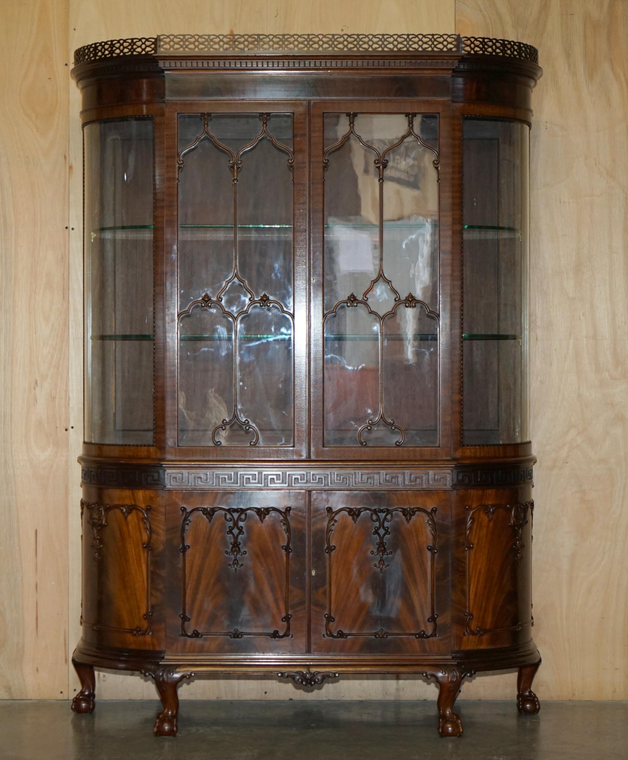 Victorien EXQUISITÉ CHARLES BAKER OF CHIPPENDALE HOUSE STAMPED DISPLAY CABINET en vente