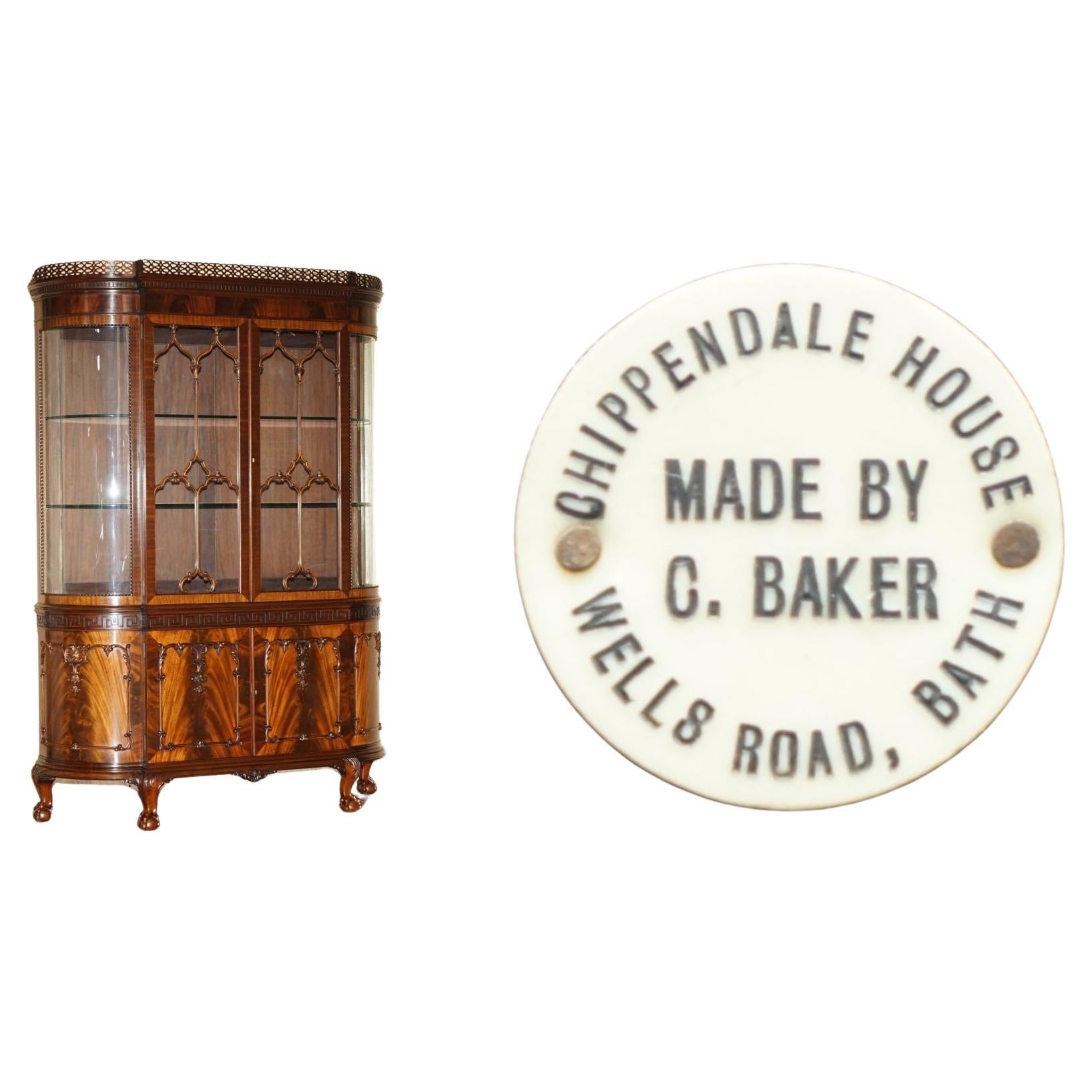 EXQUISiTE ANTIQUE CHARLES BAKER OF CHIPPENDALE HOUSE STAMPED DISPLAY CABINET For Sale