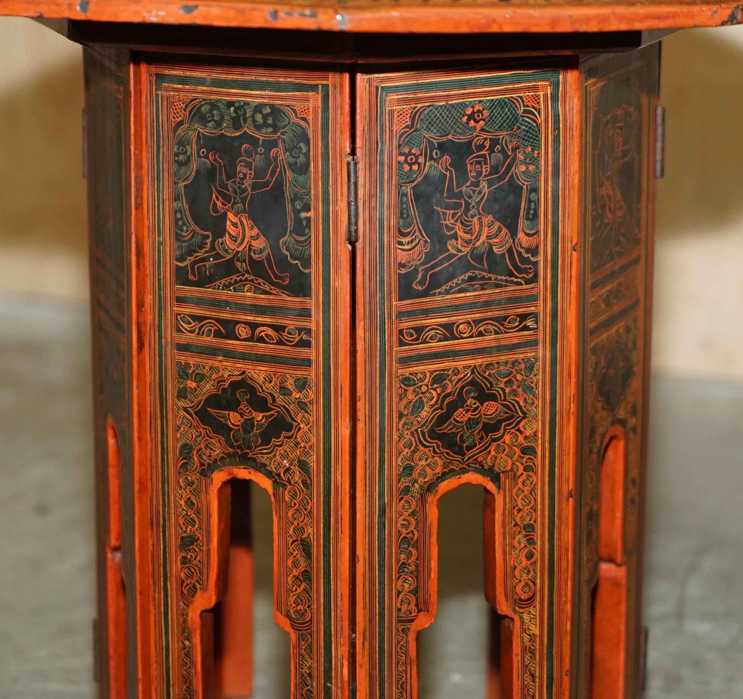 EXQUISITE ANTIQUE CiRCA 1900-1920 BURMESE HAND LACQUERED & PAINTED SIDE TABLE For Sale 2