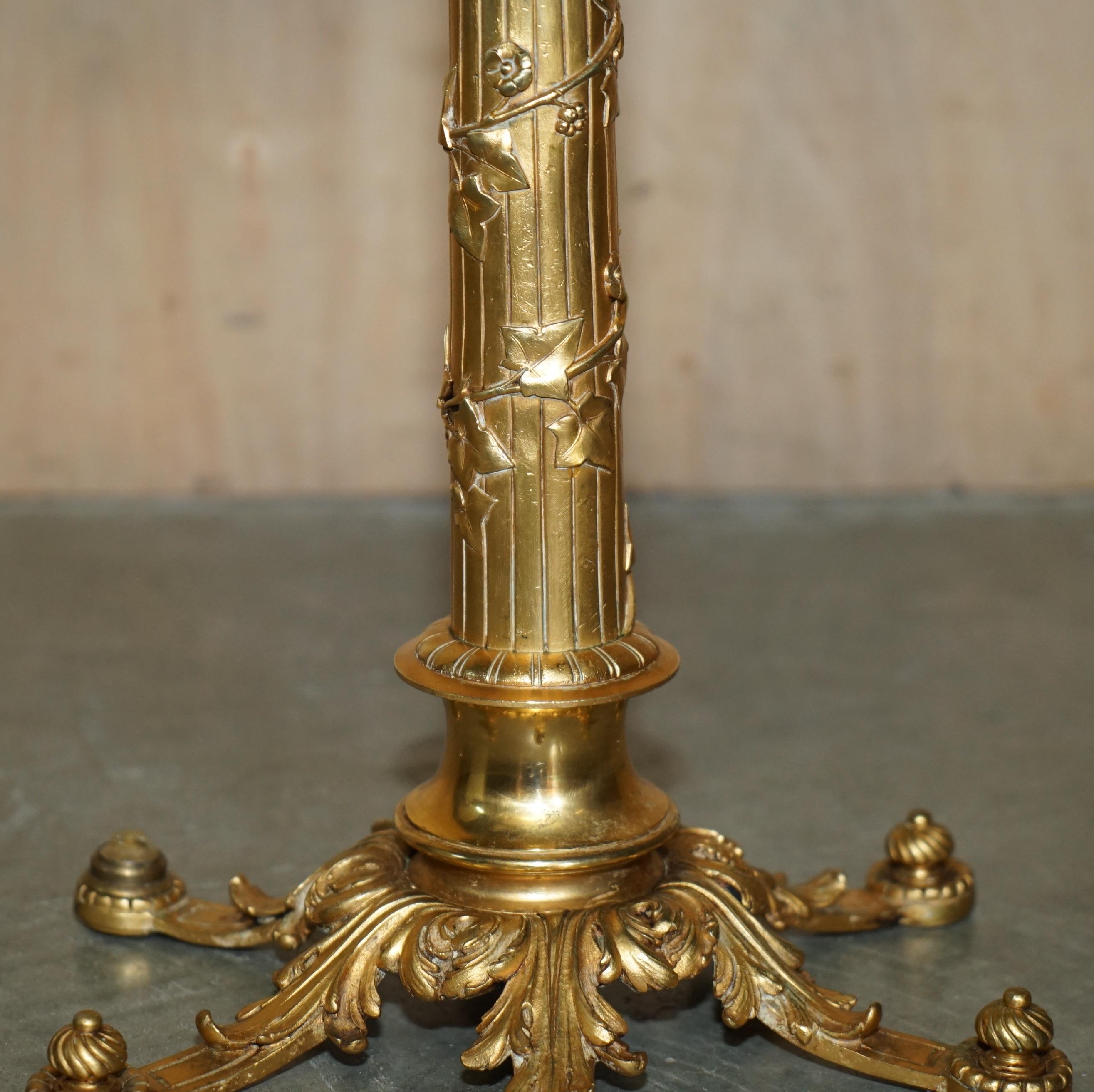 EXQUISITE ANTIQUE CIRCA 1900 BRASS SiDE END LAMP TABLE WITH THICK MARBLE TOP For Sale 2