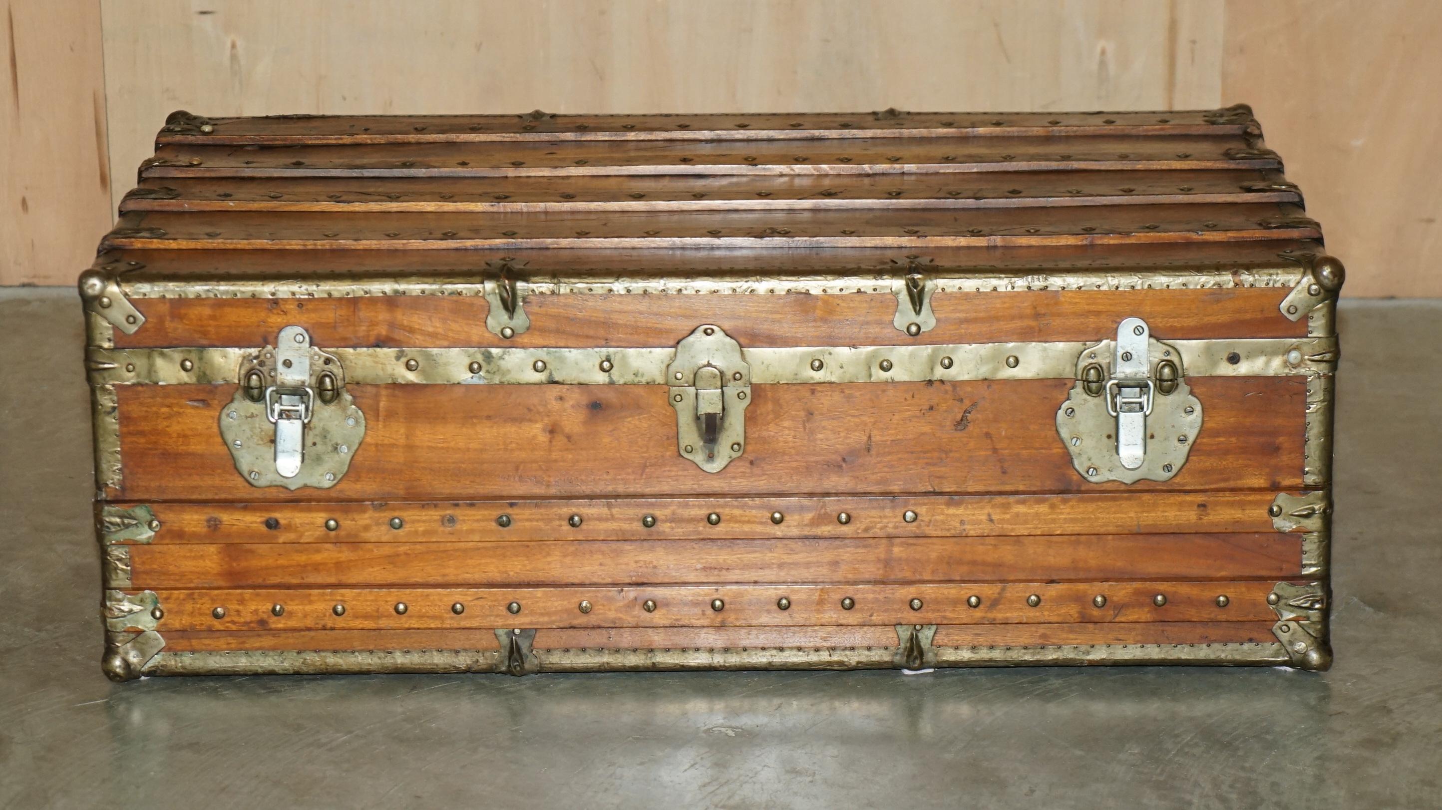 Casa Reale Antiquariato

Royal House Antiques è lieta di offrire in vendita questo originale baule da esportazione cinese del 1900-1920 circa, in legno di canfora e ferro, con le maniglie originali in pelle. 

Tieni presente che le spese di