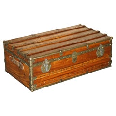 EXQUISITE ANTIQUE TRUNK D'EXPÉDITION DE CHiNESE EXPORT CAMPHOR WOOD STEAMER LUGGAGE TRUNK du CIRCA 1900