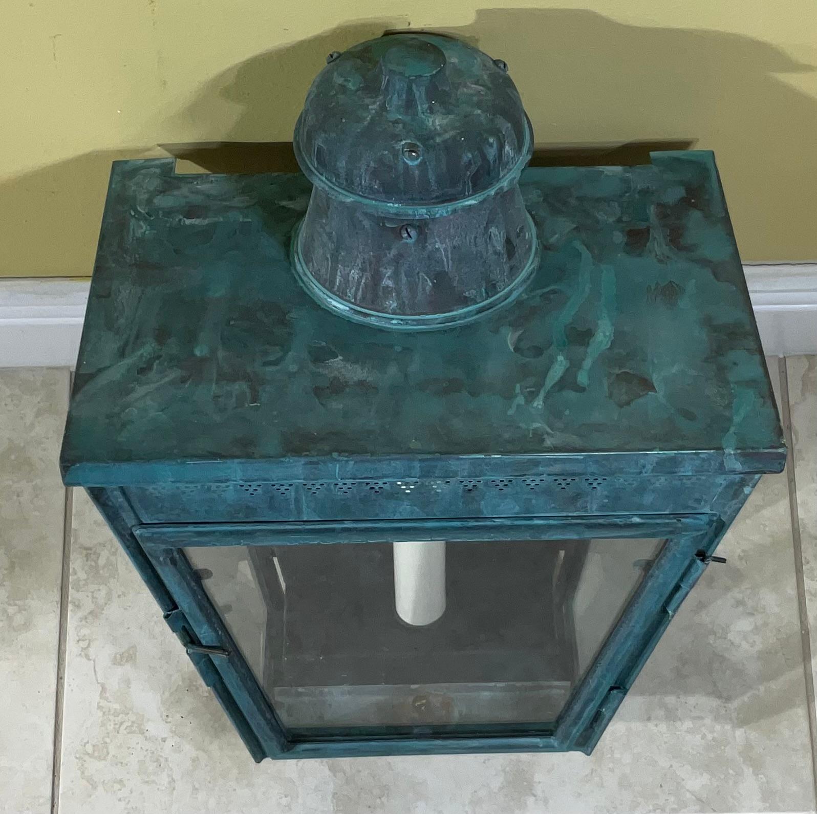 Exquisito farol de pared de cobre antiguo - Una pieza intemporal de la historia en venta 5
