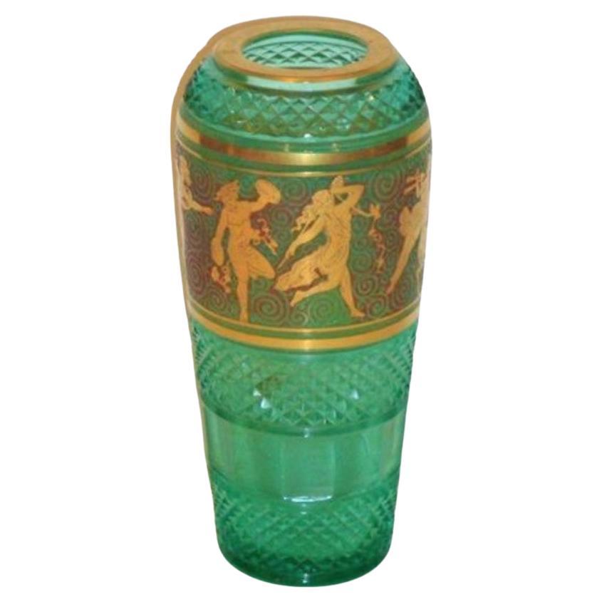 Exquisite antike europäische Vase aus facettiertem Glas mit Jungfrauen aus Smaragd-Diamantschliff 