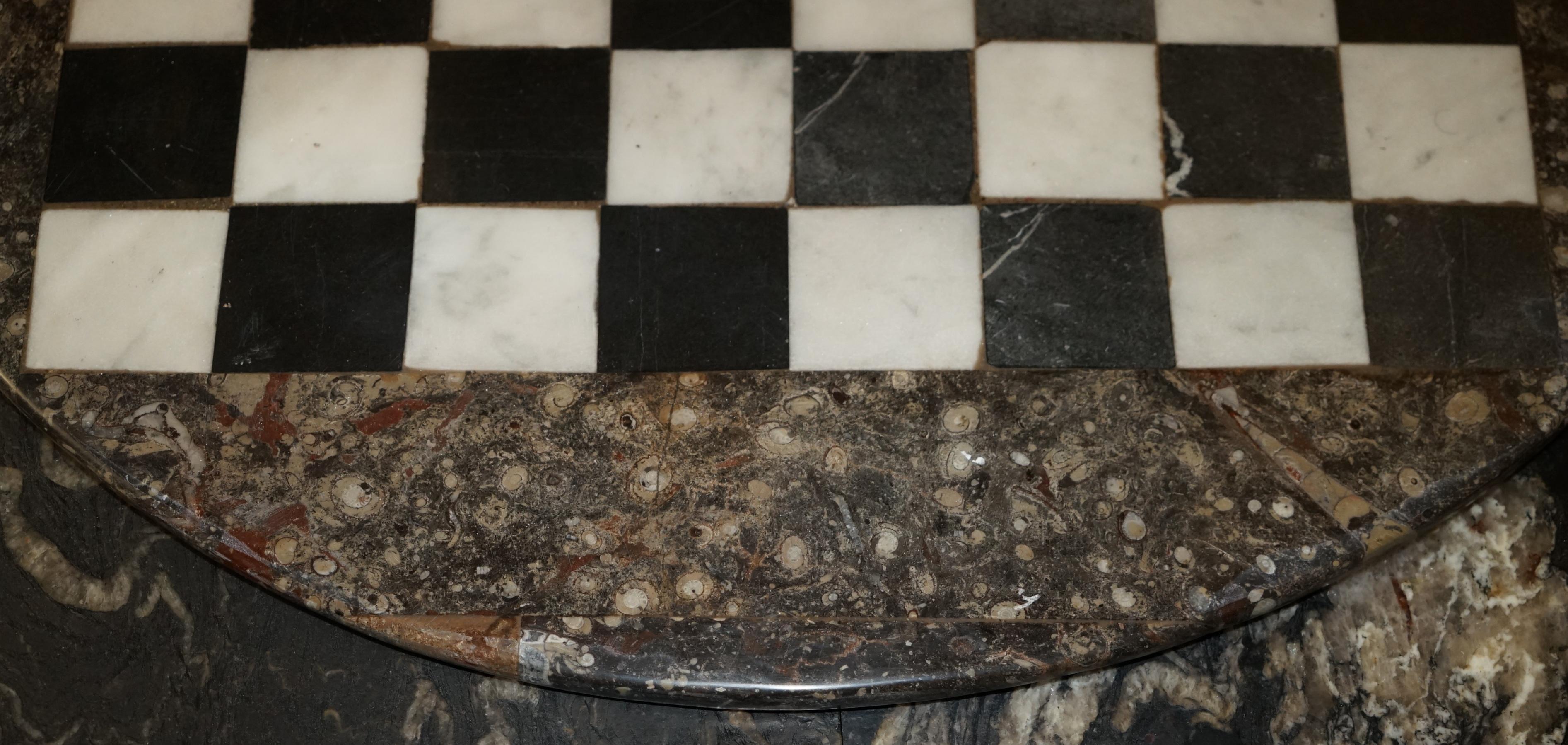 EXQUISITE ANTiQUE EXTRA LARGE FOSSIL TOP CHESSBOARD TABLE TOP IN MARBLE In Good Condition For Sale In West Sussex, Pulborough