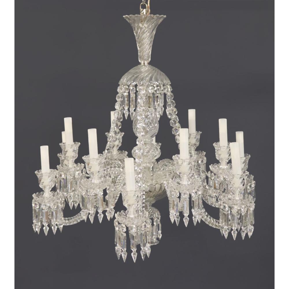 Squisito lampadario Antique French in cristallo Baccarat stile Luigi XVI in vendita 5