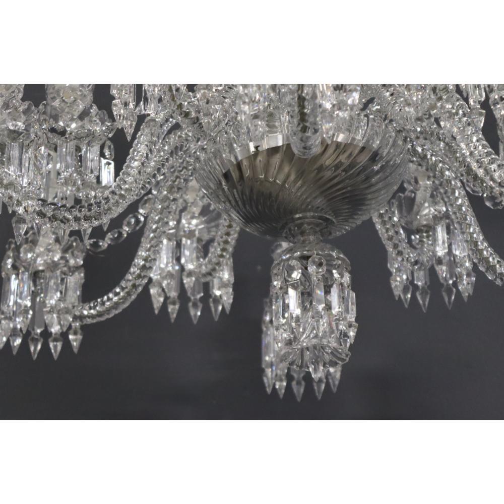 Francese Squisito lampadario Antique French in cristallo Baccarat stile Luigi XVI in vendita