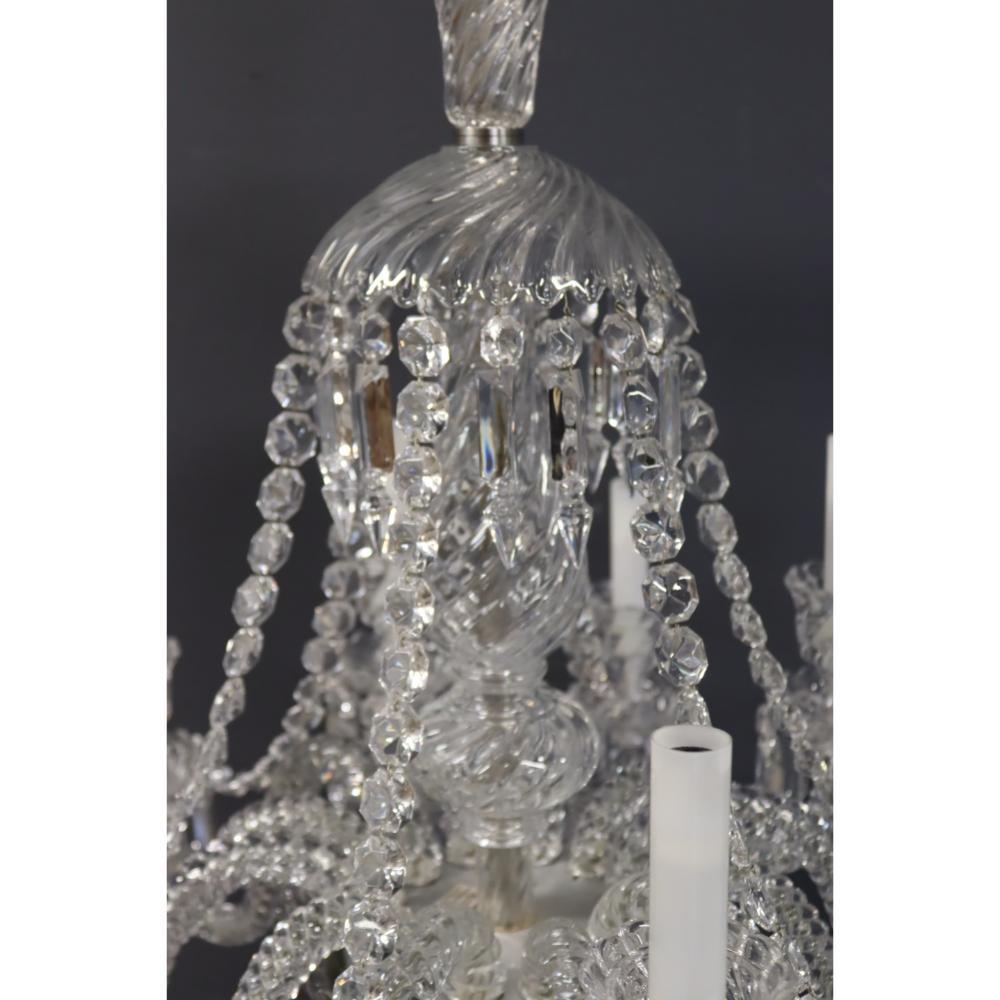 Squisito lampadario Antique French in cristallo Baccarat stile Luigi XVI in vendita 1