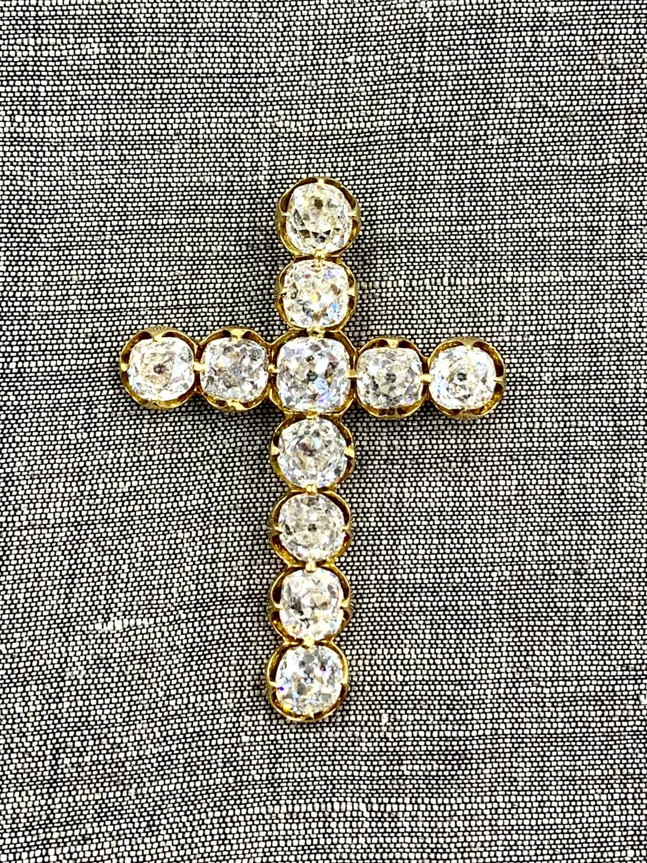 Exquisite antike georgianische 3.7TCW Diamant-Kreuz aus 18 Karat Gelbgold mit alteuropäischem Minenschliff im Angebot 2