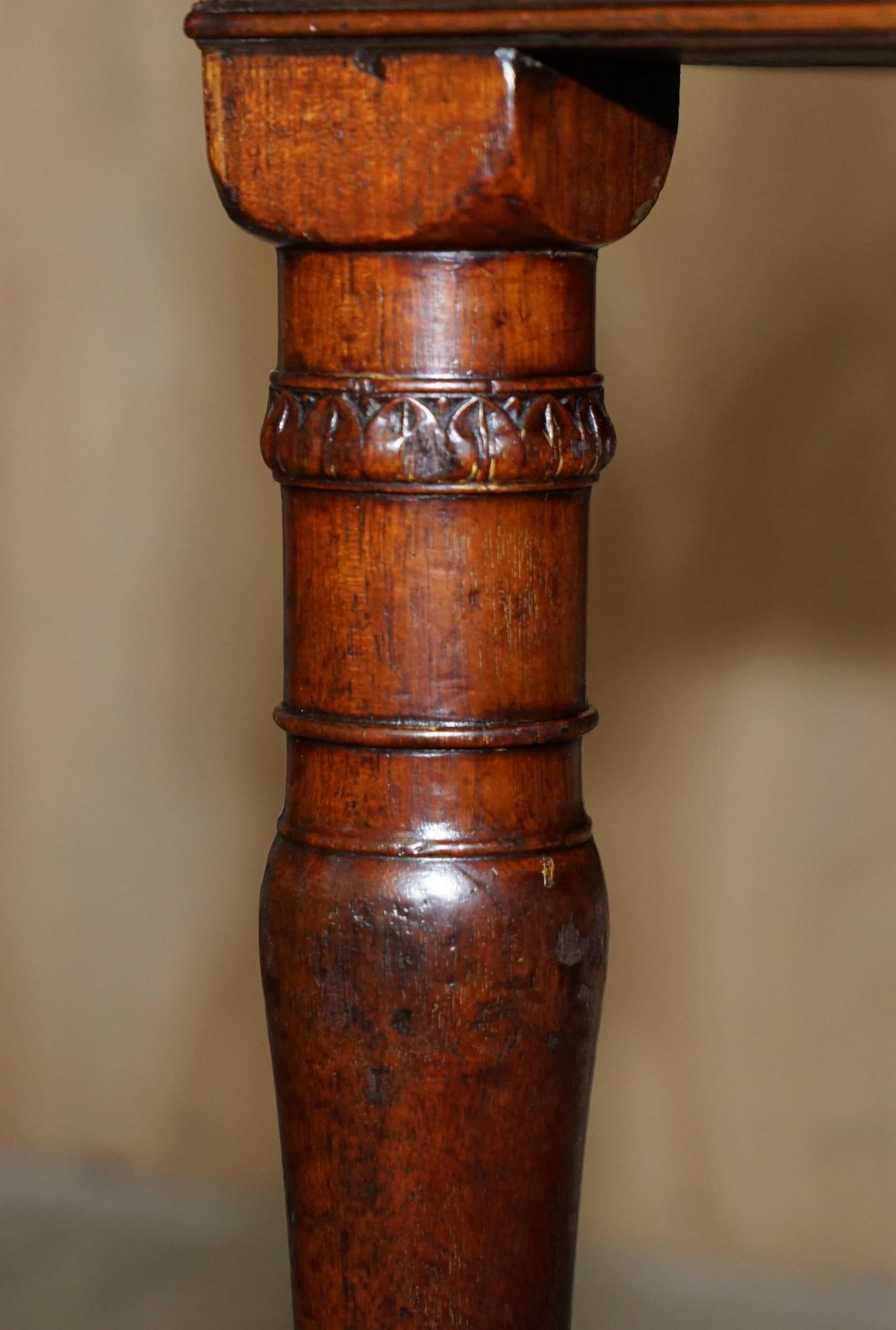 EXQUISITE ANTiQUE GEORGIAN IRISH 1780 RESTORED BROWN LEATHER WRITING TABLE DESK For Sale 2