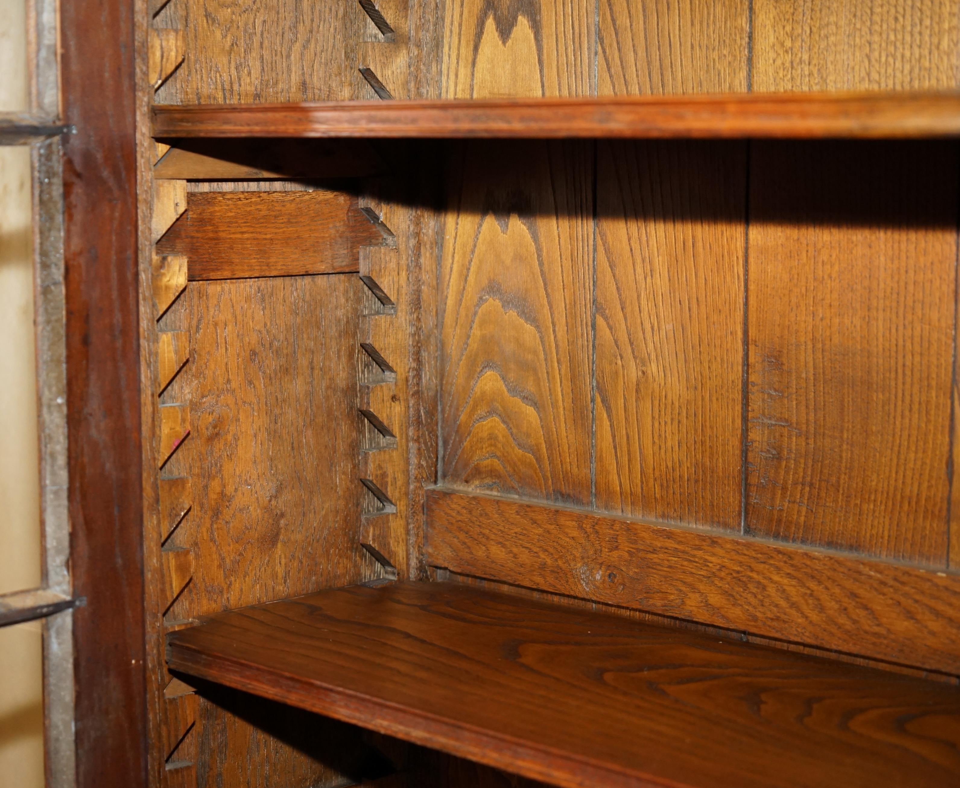 EXQUISITE ANTiQUE GEORGIAN PANELLED ELM & OAK WELSH DRESSER OR LIBRARY BOOKCASE 10