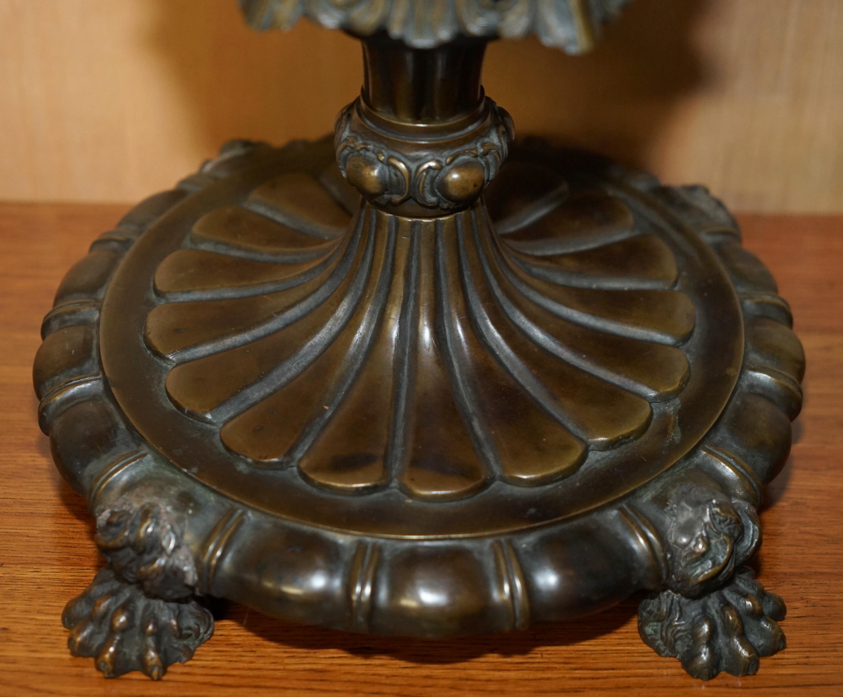 EXQUISITE lampe de table italienne antique en rotin, récupérée dans un post de lampe en rotin en vente 4
