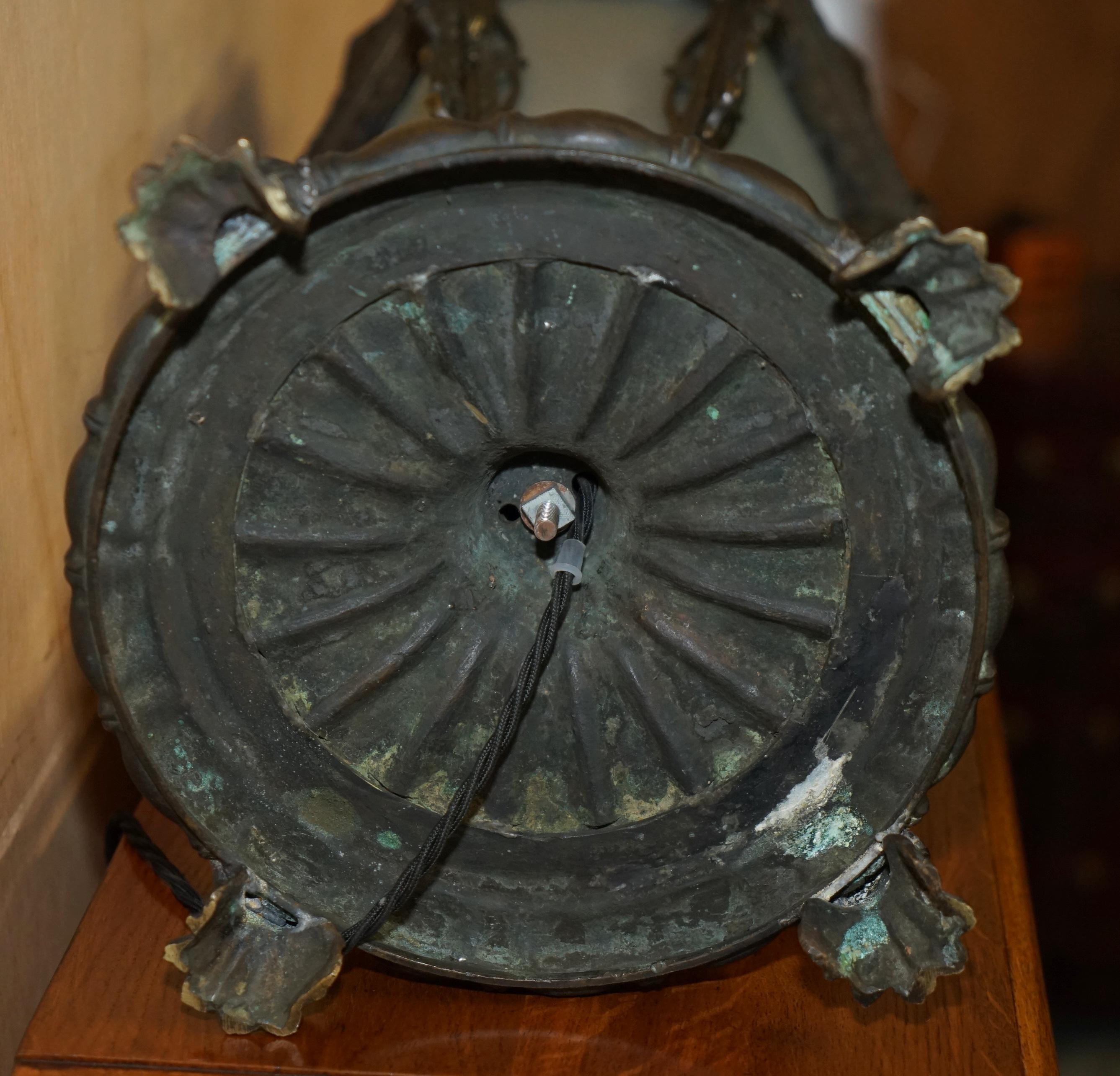 EXQUISITE lampe de table italienne antique en rotin, récupérée dans un post de lampe en rotin en vente 7