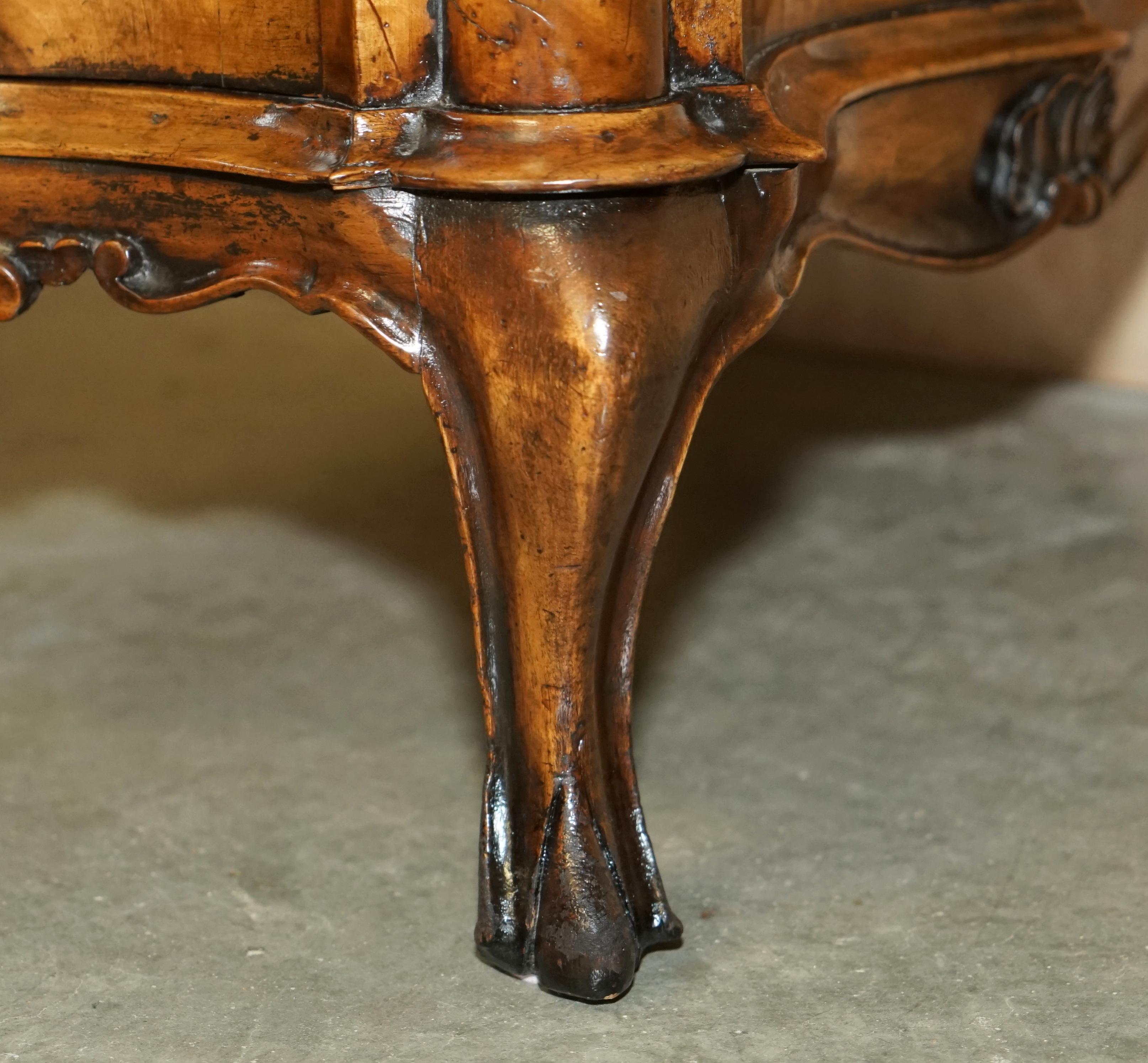 EXQUISITE ANTIQUE ITALIAN CIRCA 1860 OLIVE WOOD DESK WRITING TABLE SUBLiME WOOD For Sale 4