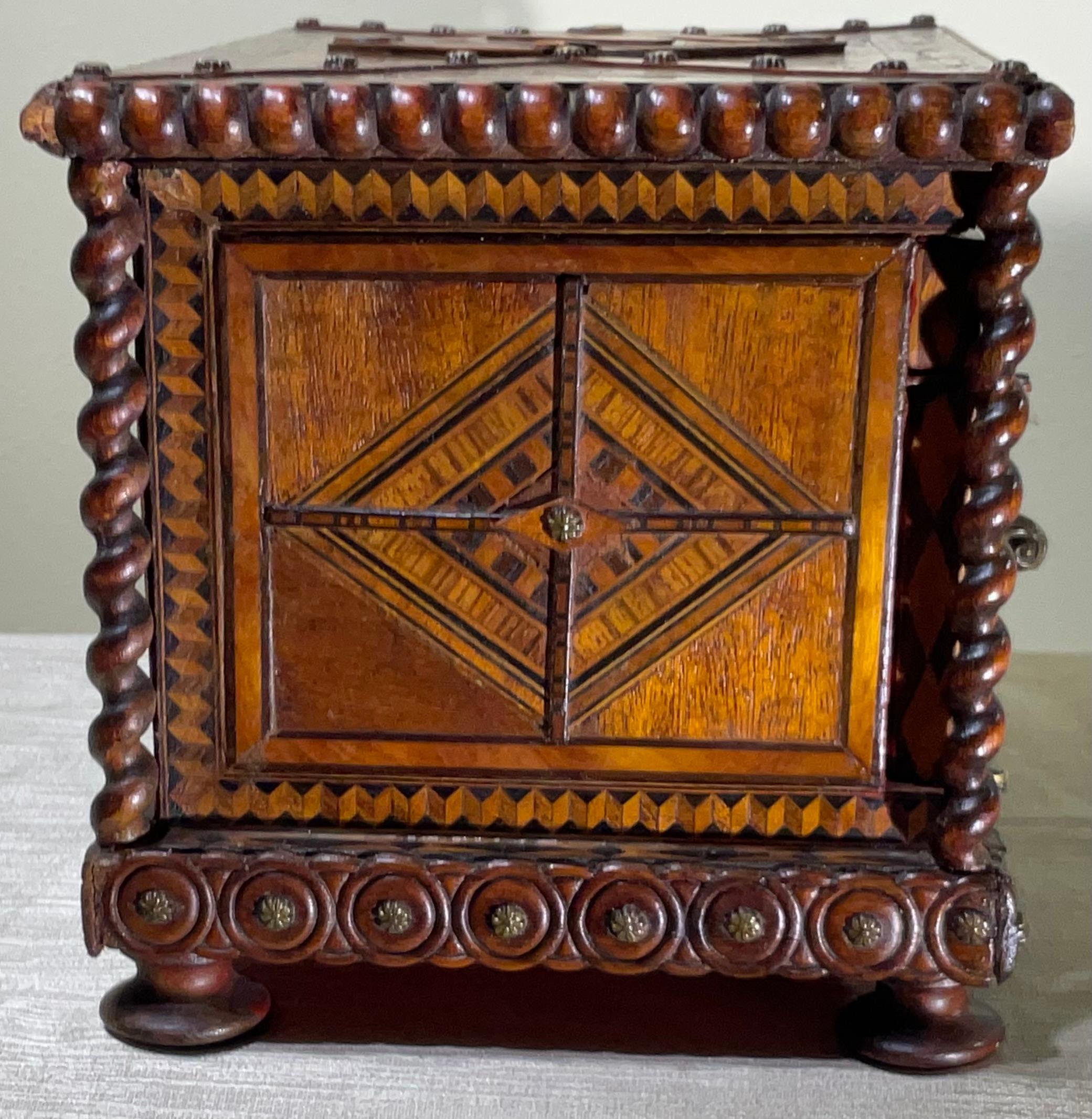 Exquisite Antique Jewellery Box 4