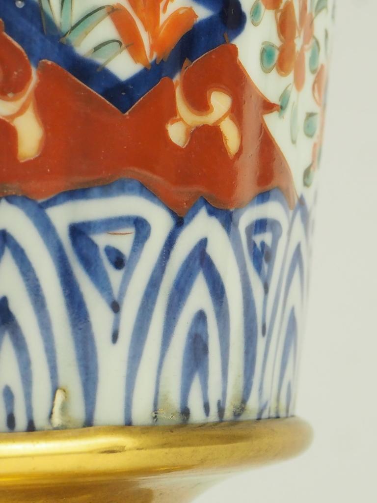 Exquisite Antique Pair of Japanese Imari Porcelain Oil Table Lamps 7