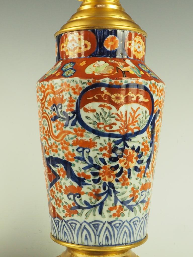 Exquisite Antique Pair of Japanese Imari Porcelain Oil Table Lamps 10