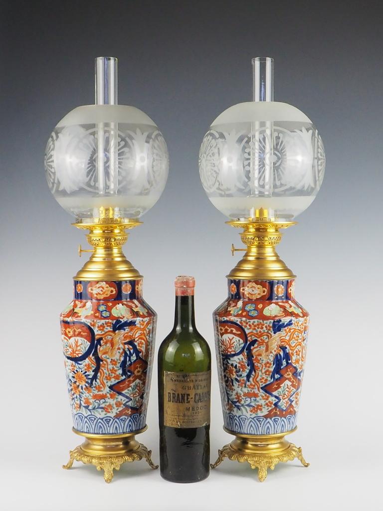 Meiji Exquisite Antique Pair of Japanese Imari Porcelain Oil Table Lamps