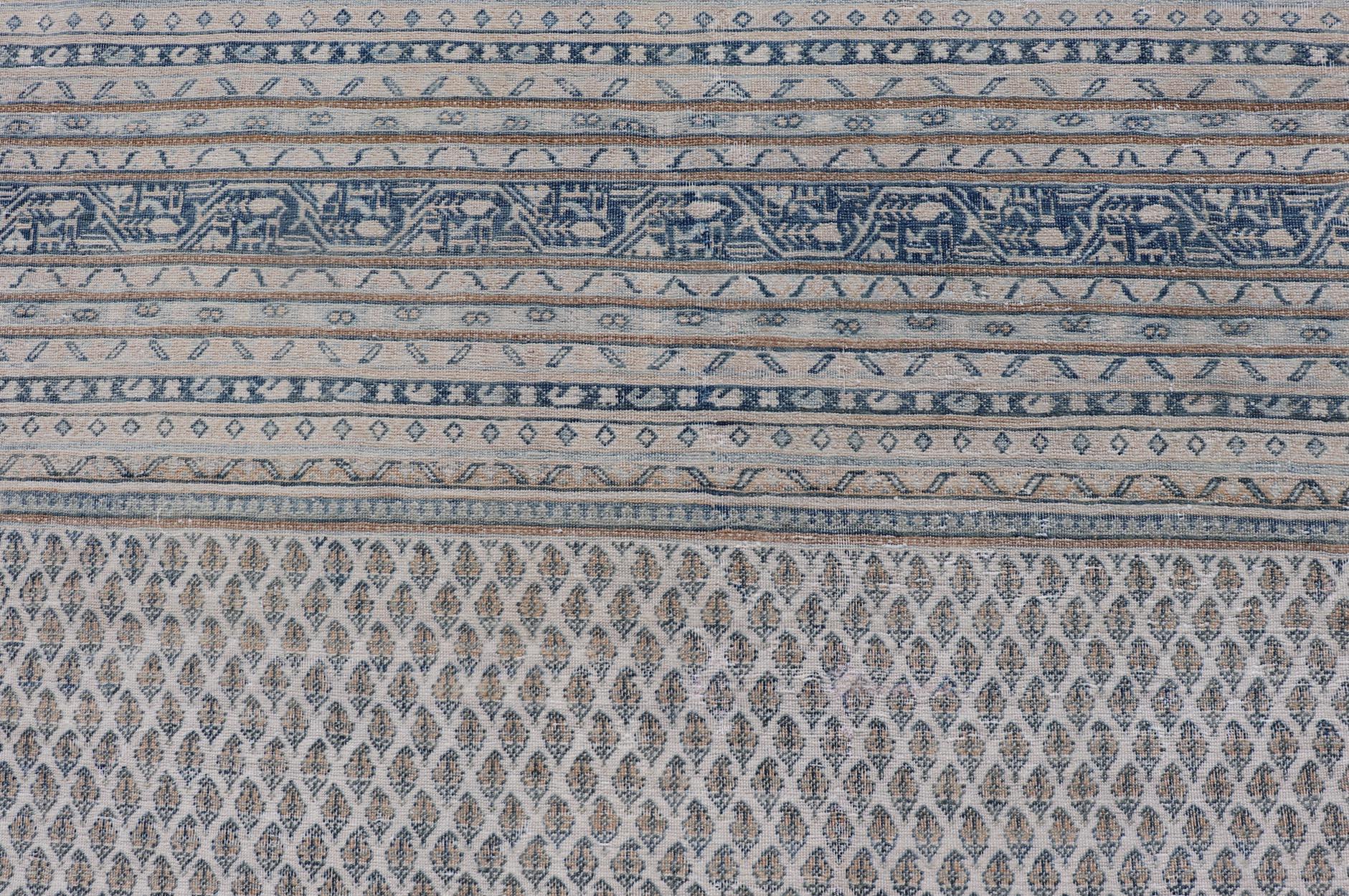 Exquisiter antiker persischer Täbris-Teppich mit geometrischem Design 10'8 x 17'0 (Tabriz) im Angebot