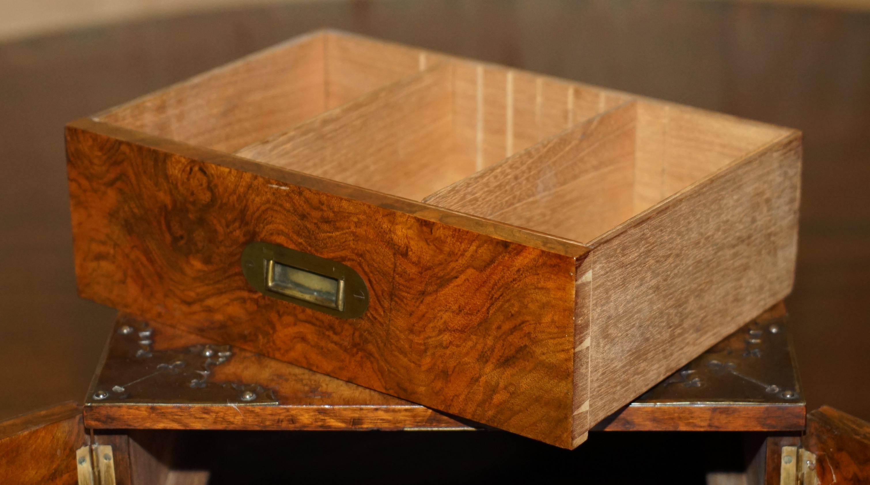 EXQUISITE ANTIQUE REGENCY CiRCA 1820 BURR WALNUT & BRASS CIGAR HUMIDOR CHEST For Sale 10