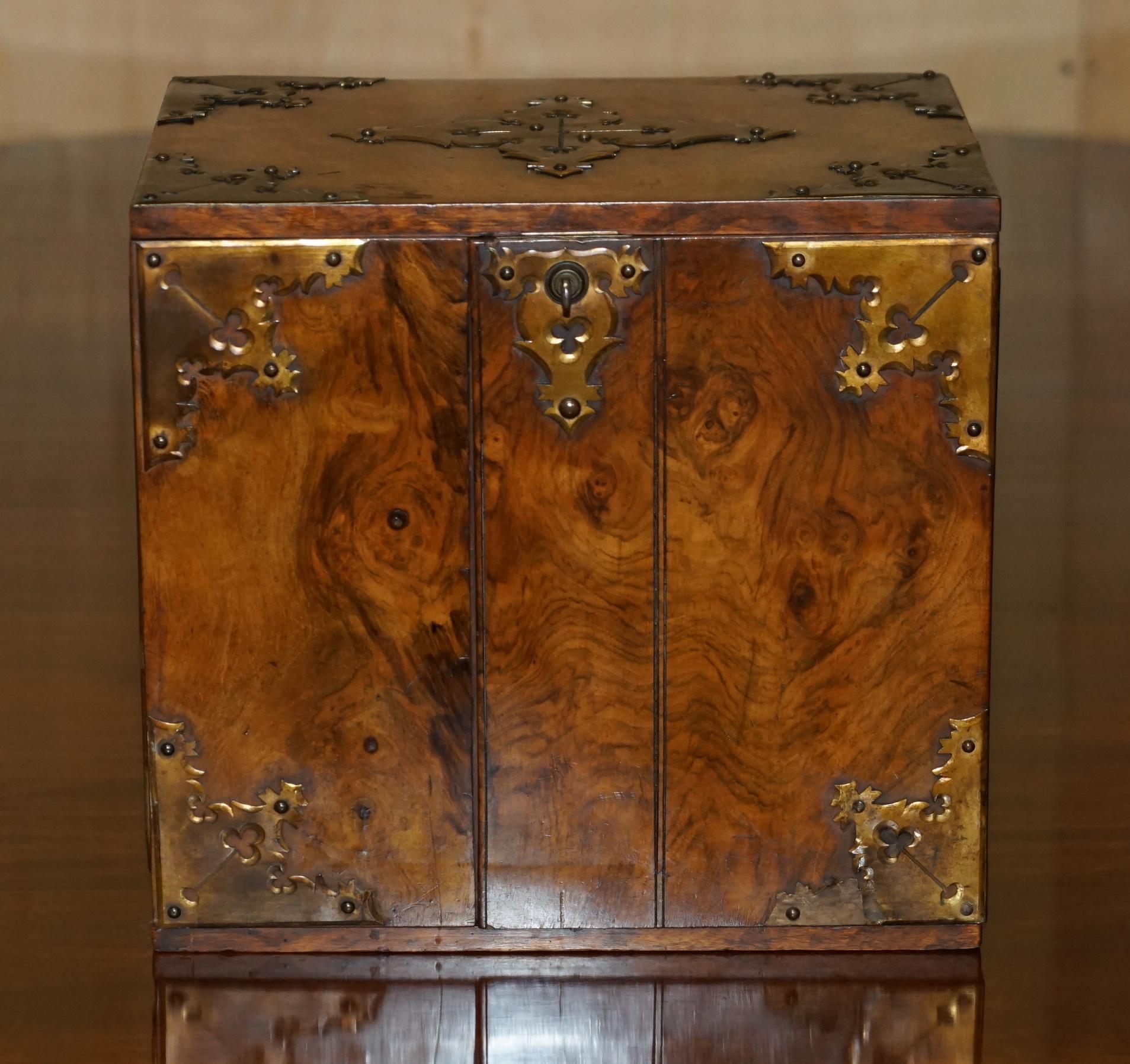 Regency EXQUISITE ANTIQUE REGENCY CiRCA 1820 BURR WALNUT & BRASS CIGAR HUMIDOR CHEST For Sale